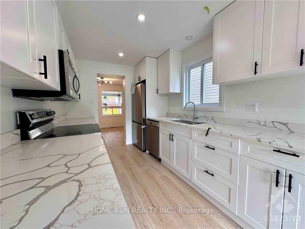 Photo 3 of 56 Tobermory Crescent, Ottawa, Kanata - Morgan's Grant/South March — HOMEH