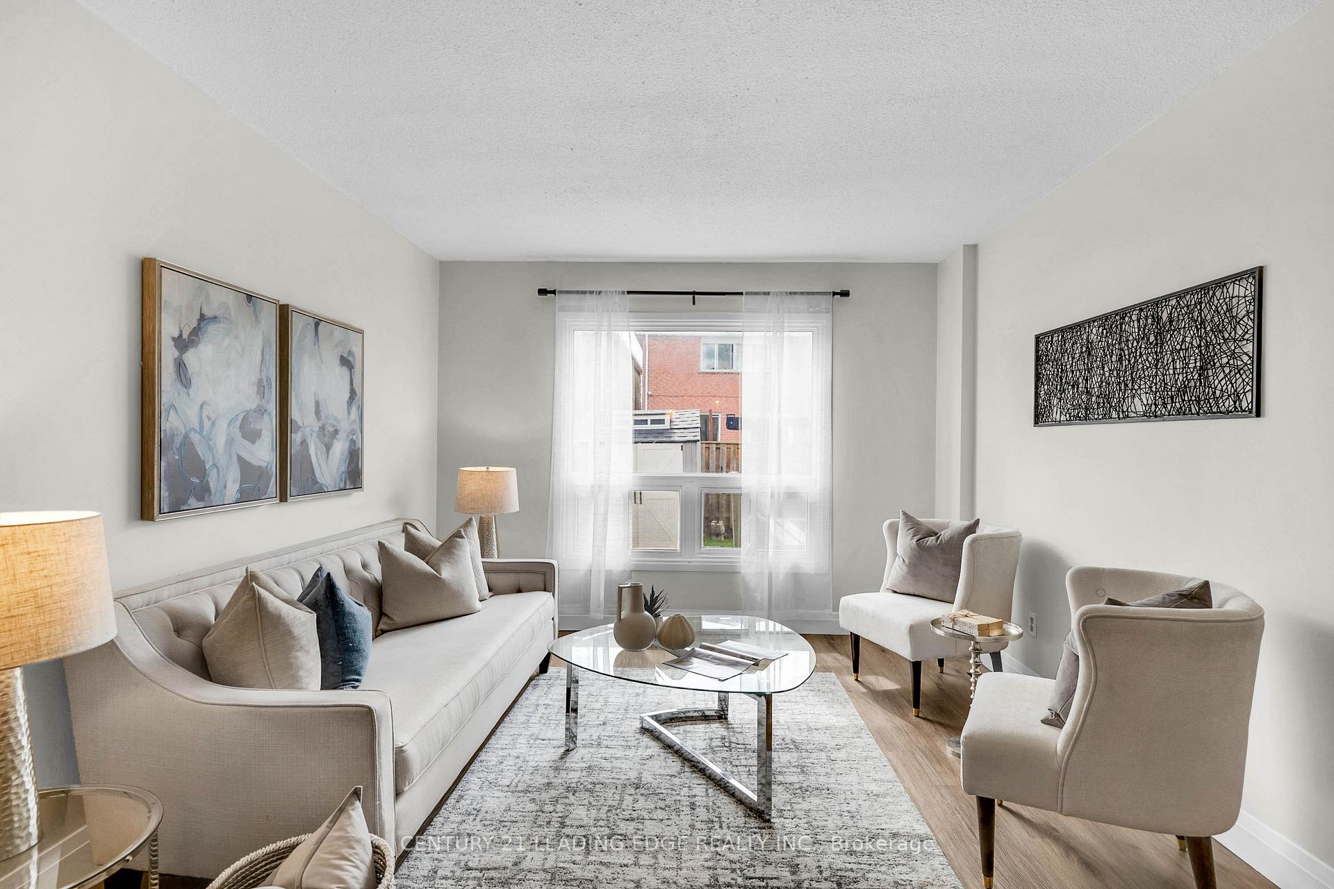 Photo 8 of 39 Lavron Court, Markham, Middlefield — HOMEH
