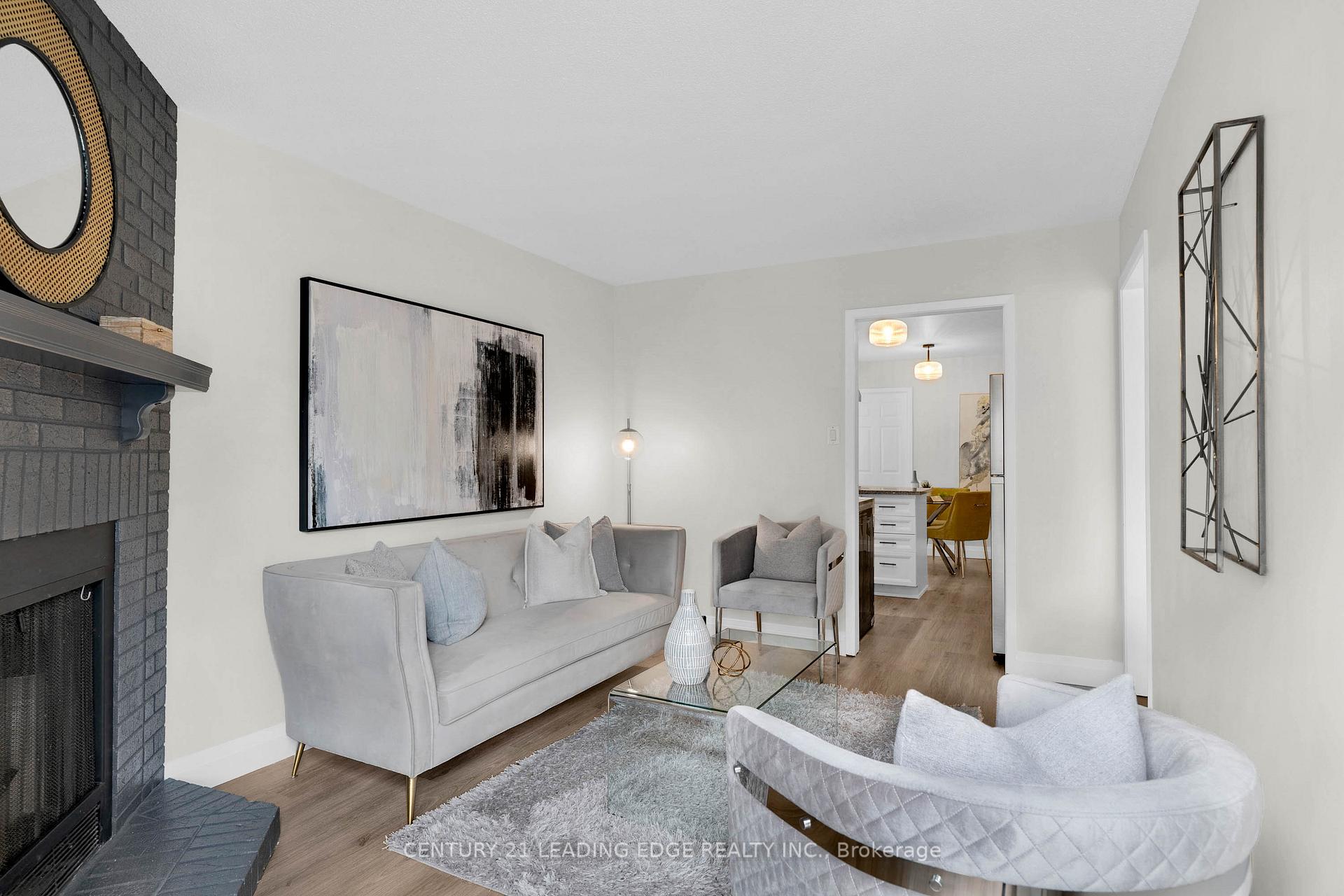 Photo 10 of 39 Lavron Court, Markham, Middlefield — HOMEH