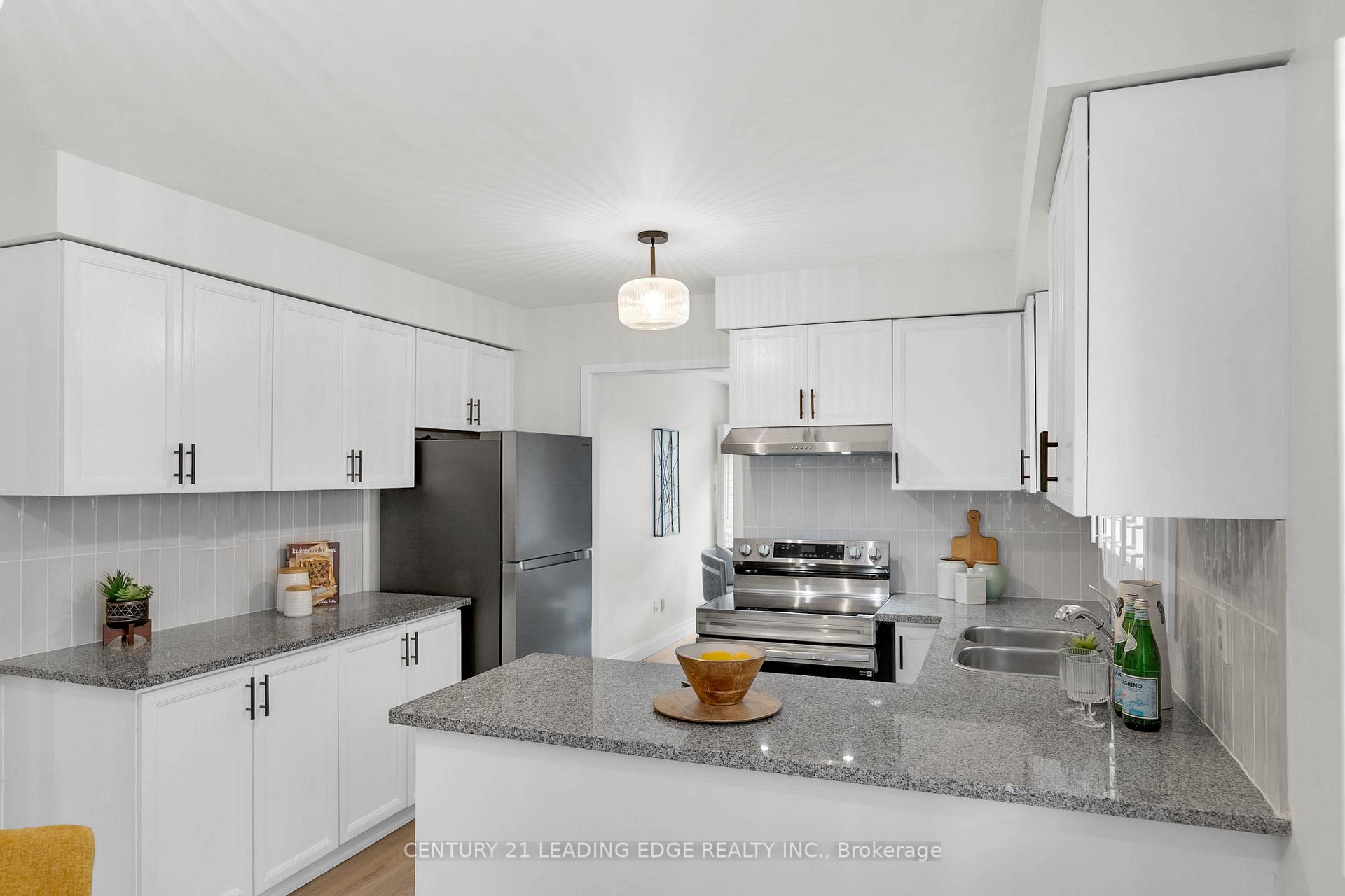 Photo 14 of 39 Lavron Court, Markham, Middlefield — HOMEH
