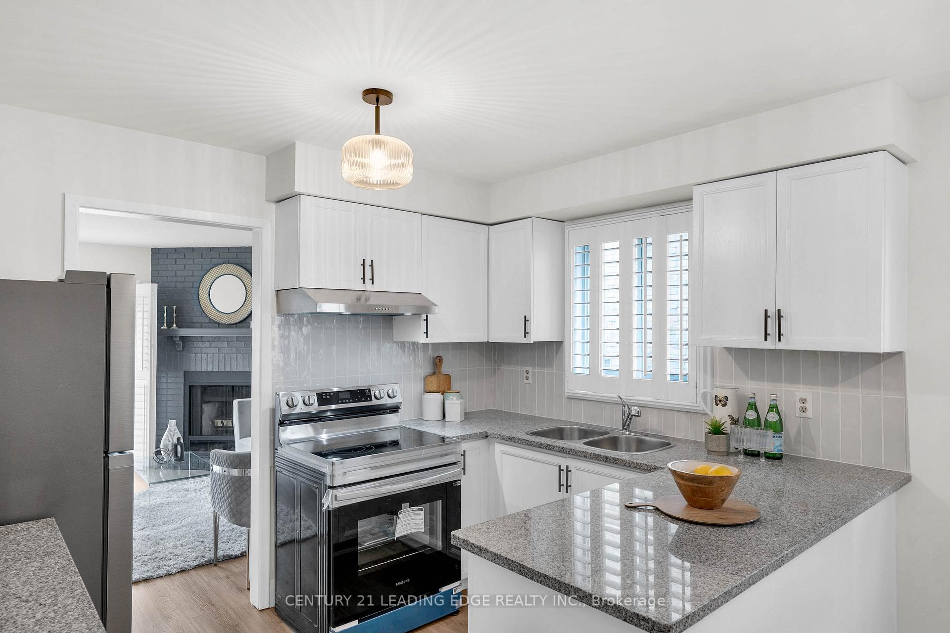 Photo 15 of 39 Lavron Court, Markham, Middlefield — HOMEH