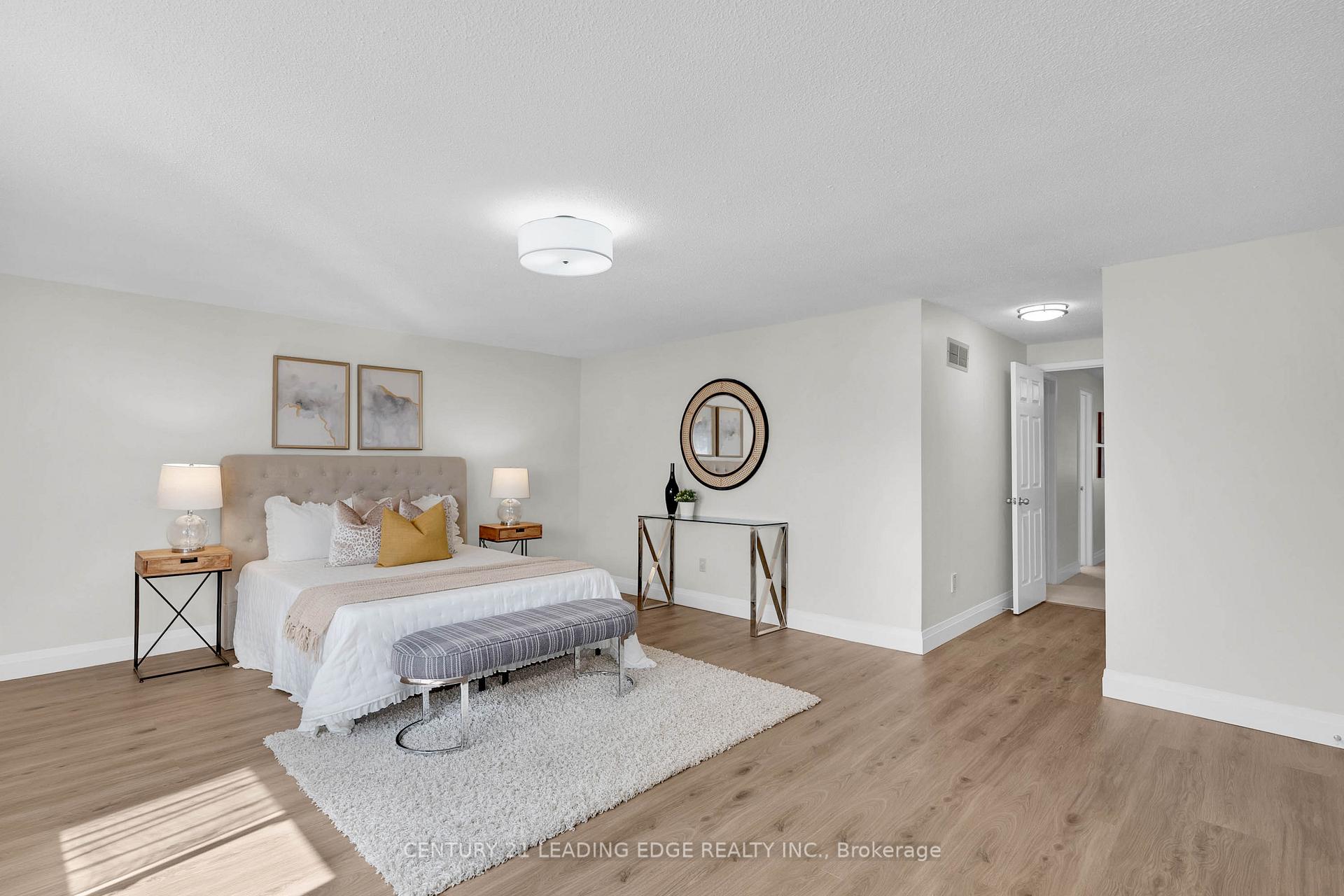 Photo 19 of 39 Lavron Court, Markham, Middlefield — HOMEH