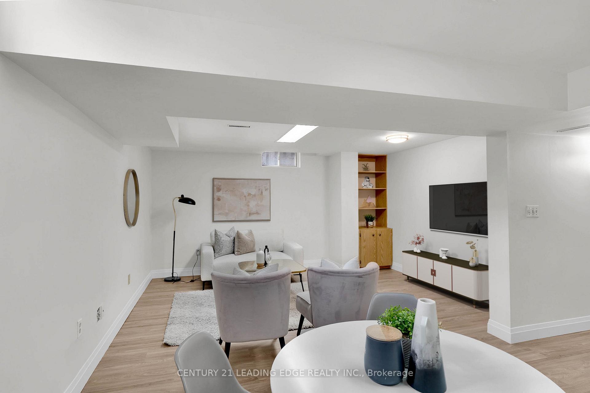 Photo 32 of 39 Lavron Court, Markham, Middlefield — HOMEH