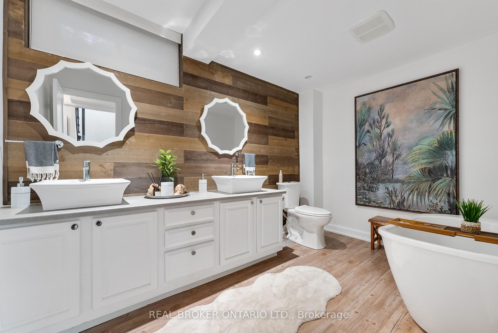 Photo 23 of 15 Grand Hill Drive, Kitchener — HOMEH