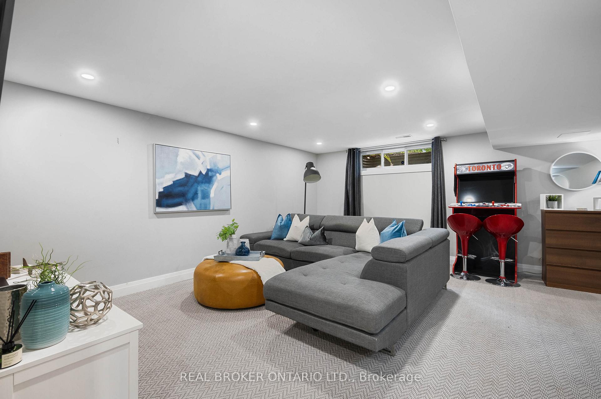 Photo 28 of 15 Grand Hill Drive, Kitchener — HOMEH