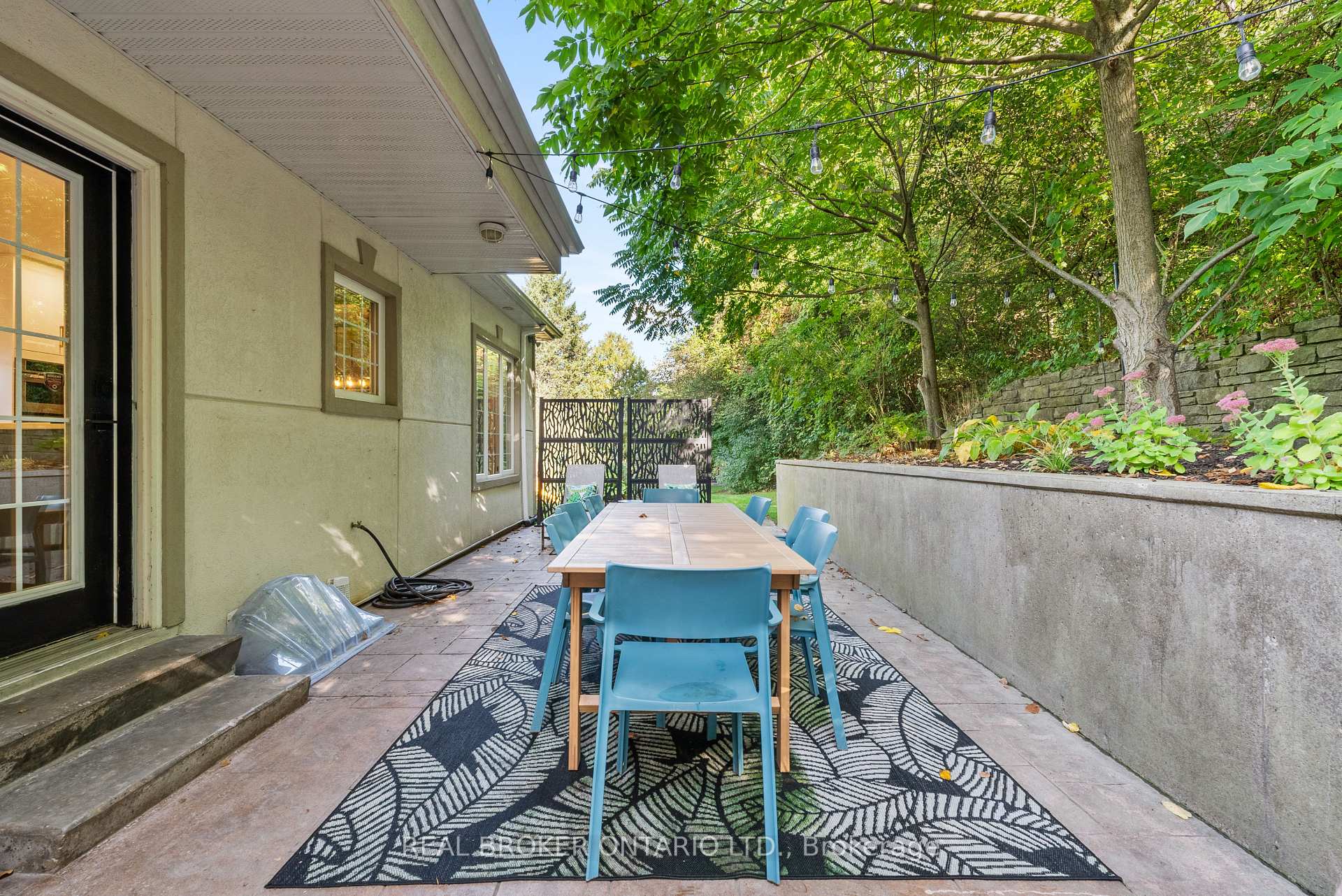 Photo 33 of 15 Grand Hill Drive, Kitchener — HOMEH
