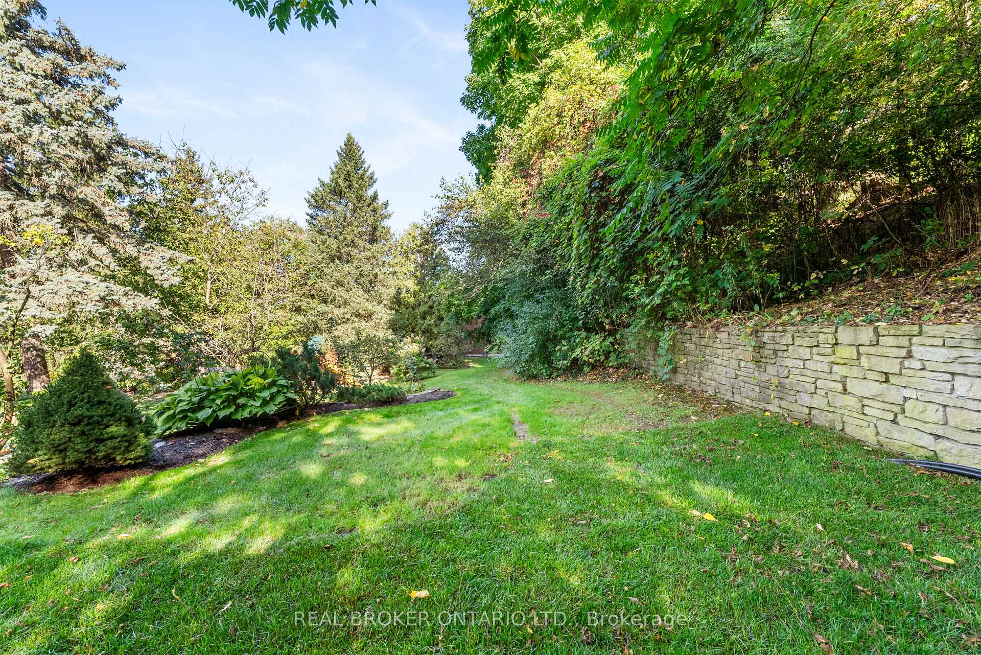 Photo 35 of 15 Grand Hill Drive, Kitchener — HOMEH