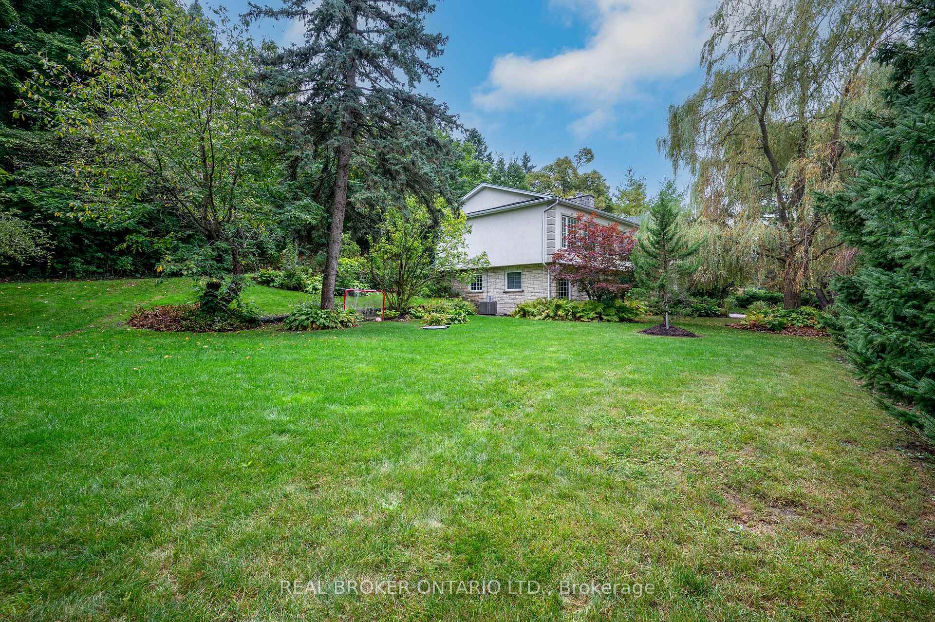 Photo 37 of 15 Grand Hill Drive, Kitchener — HOMEH