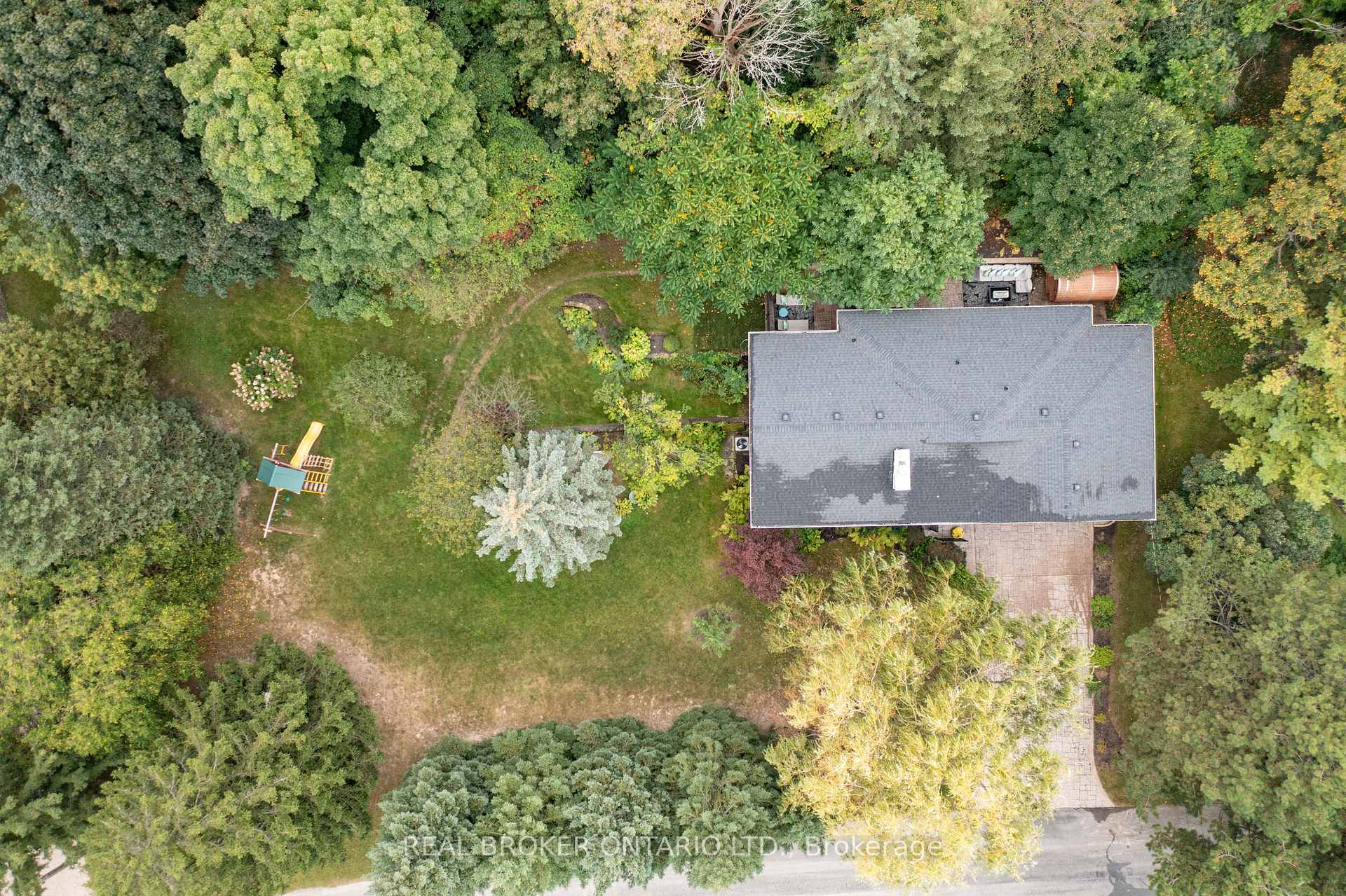 Photo 38 of 15 Grand Hill Drive, Kitchener — HOMEH