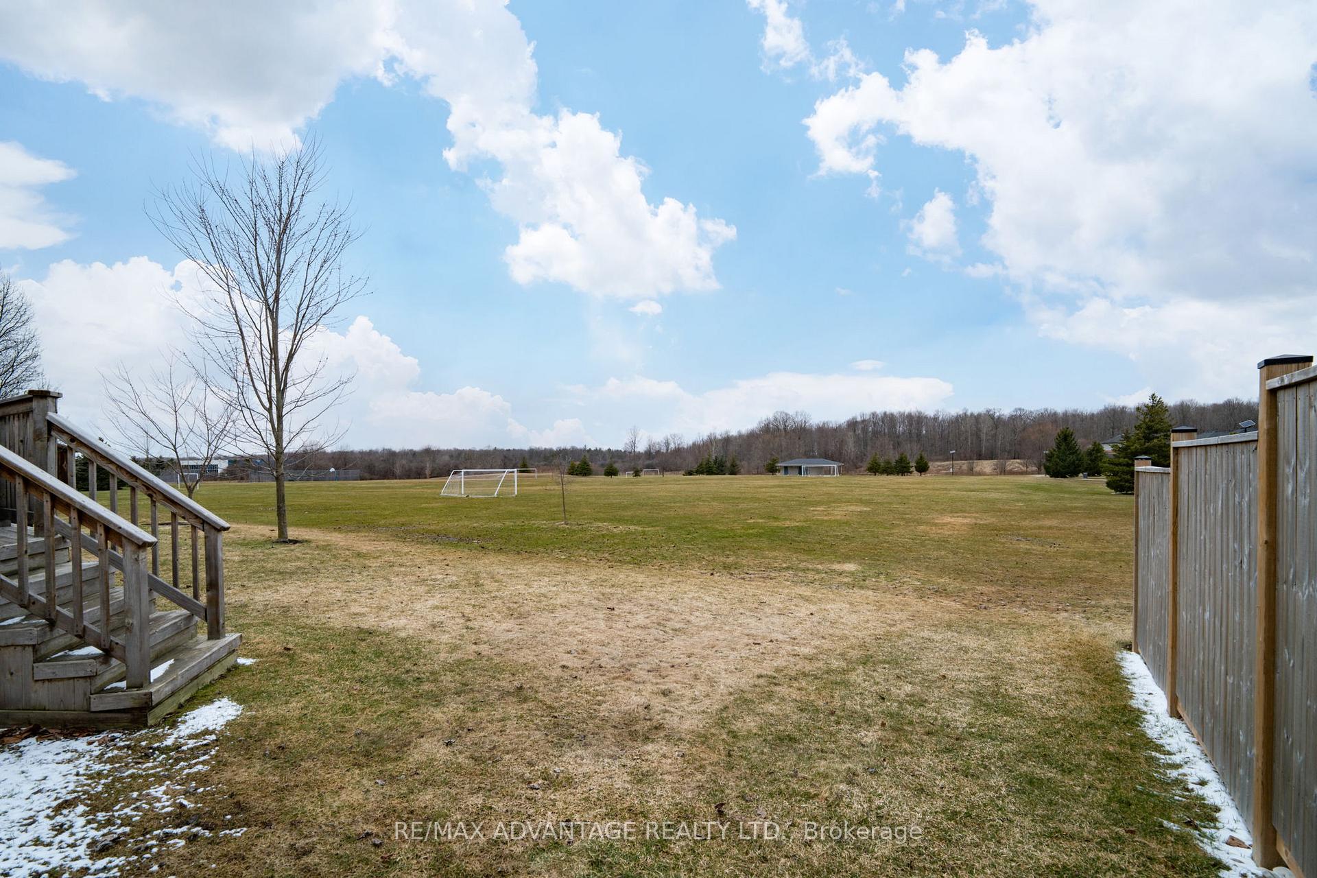 Photo 31 of 10 Stonefield Gate, Middlesex Centre, Ilderton — HOMEH
