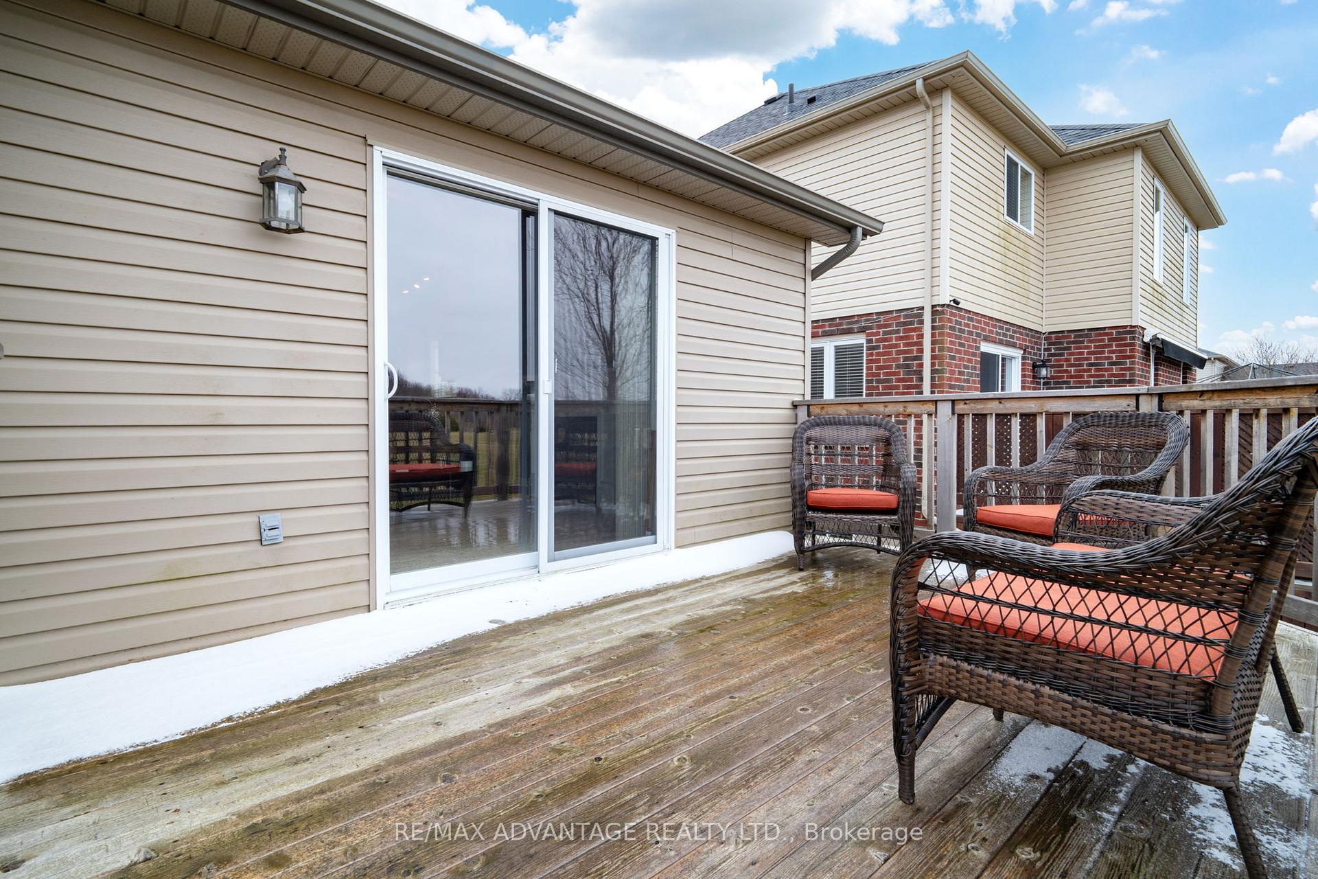Photo 33 of 10 Stonefield Gate, Middlesex Centre, Ilderton — HOMEH