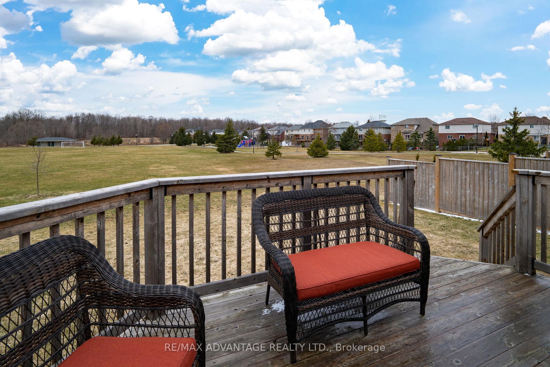 Photo 34 of 10 Stonefield Gate, Middlesex Centre, Ilderton — HOMEH