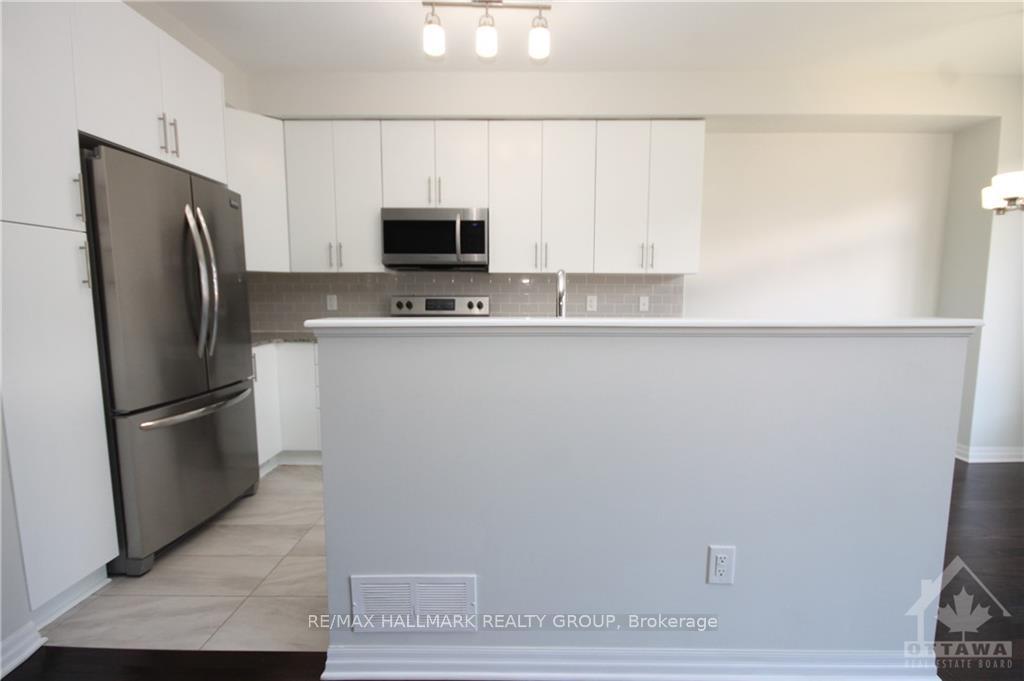 Photo 4 of 223 Overberg Way, Ottawa, Kanata - Emerald Meadows/Trailwest — HOMEH