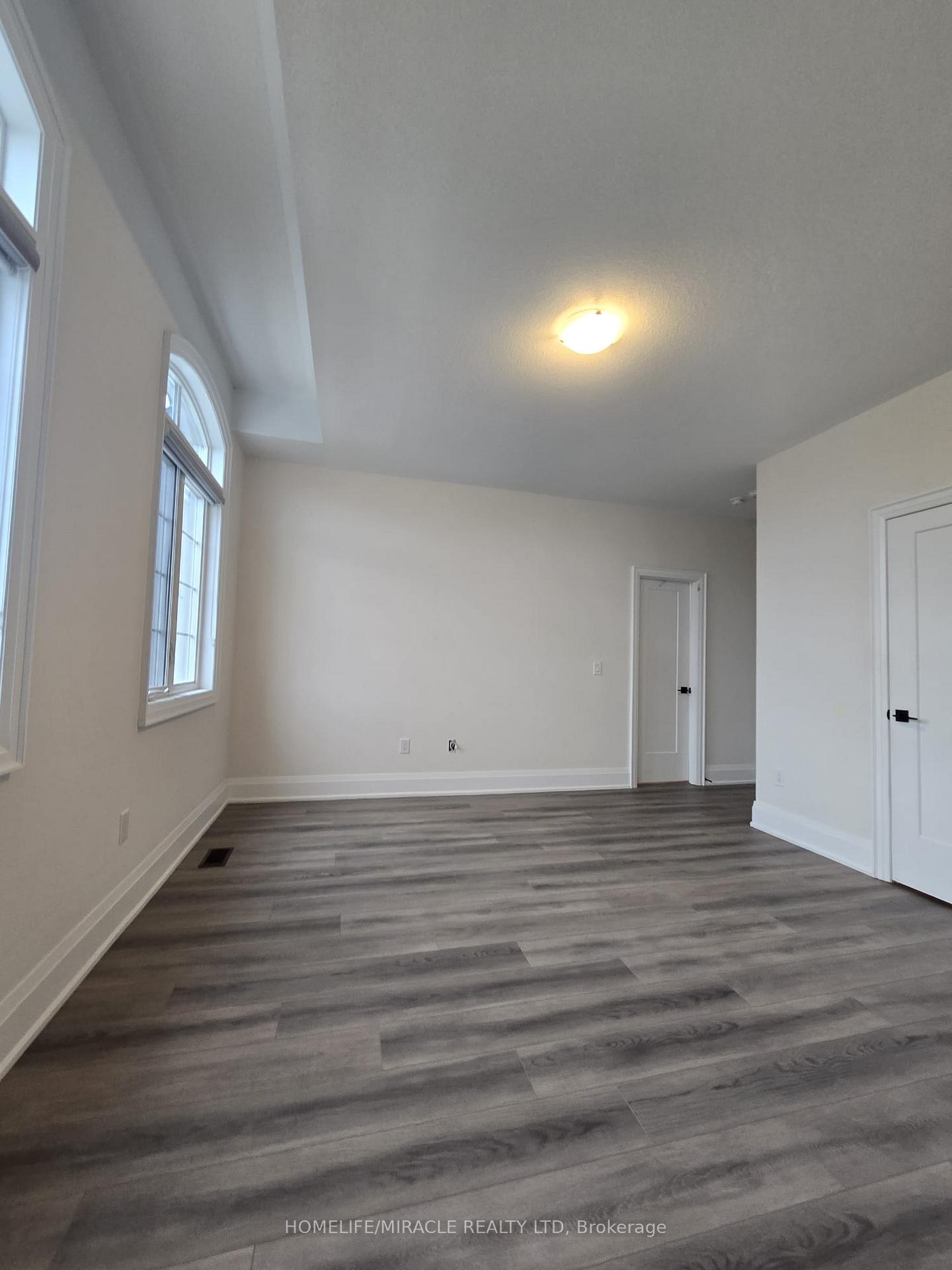 Photo 23 of 18 Cattail Crescent, Hamilton, Waterdown — HOMEH