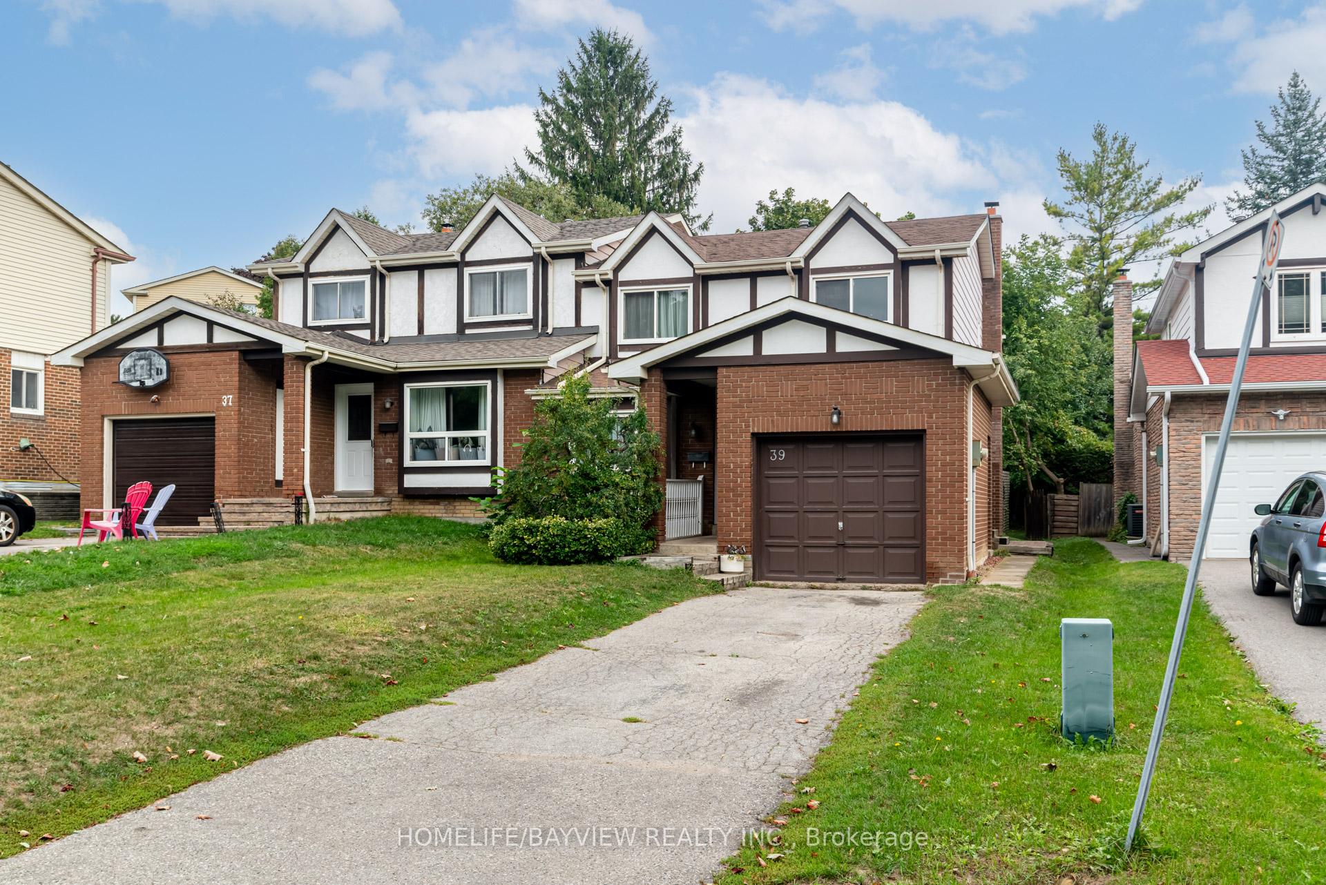 Photo 2 of 39 West Borough Street, Markham, Aileen-Willowbrook — HOMEH