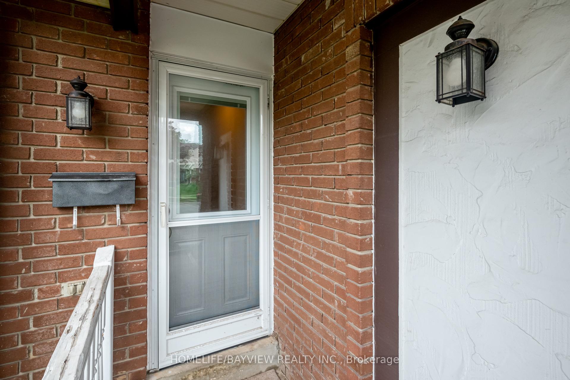 Photo 4 of 39 West Borough Street, Markham, Aileen-Willowbrook — HOMEH