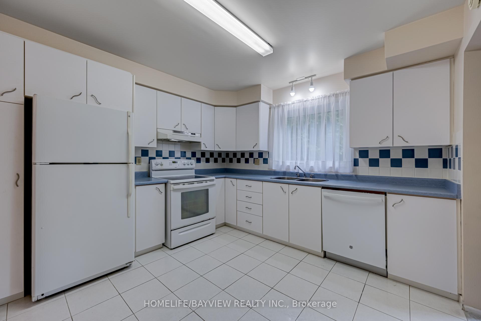 Photo 9 of 39 West Borough Street, Markham, Aileen-Willowbrook — HOMEH