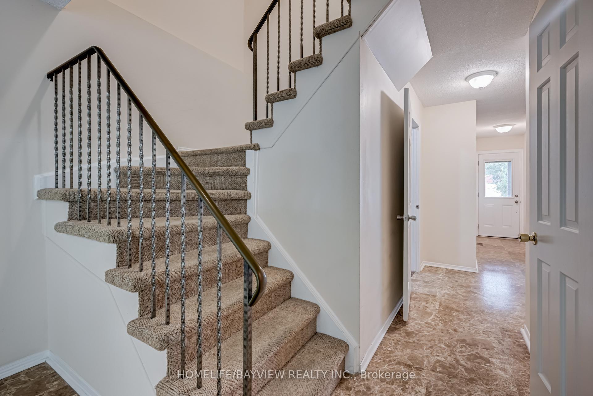 Photo 12 of 39 West Borough Street, Markham, Aileen-Willowbrook — HOMEH