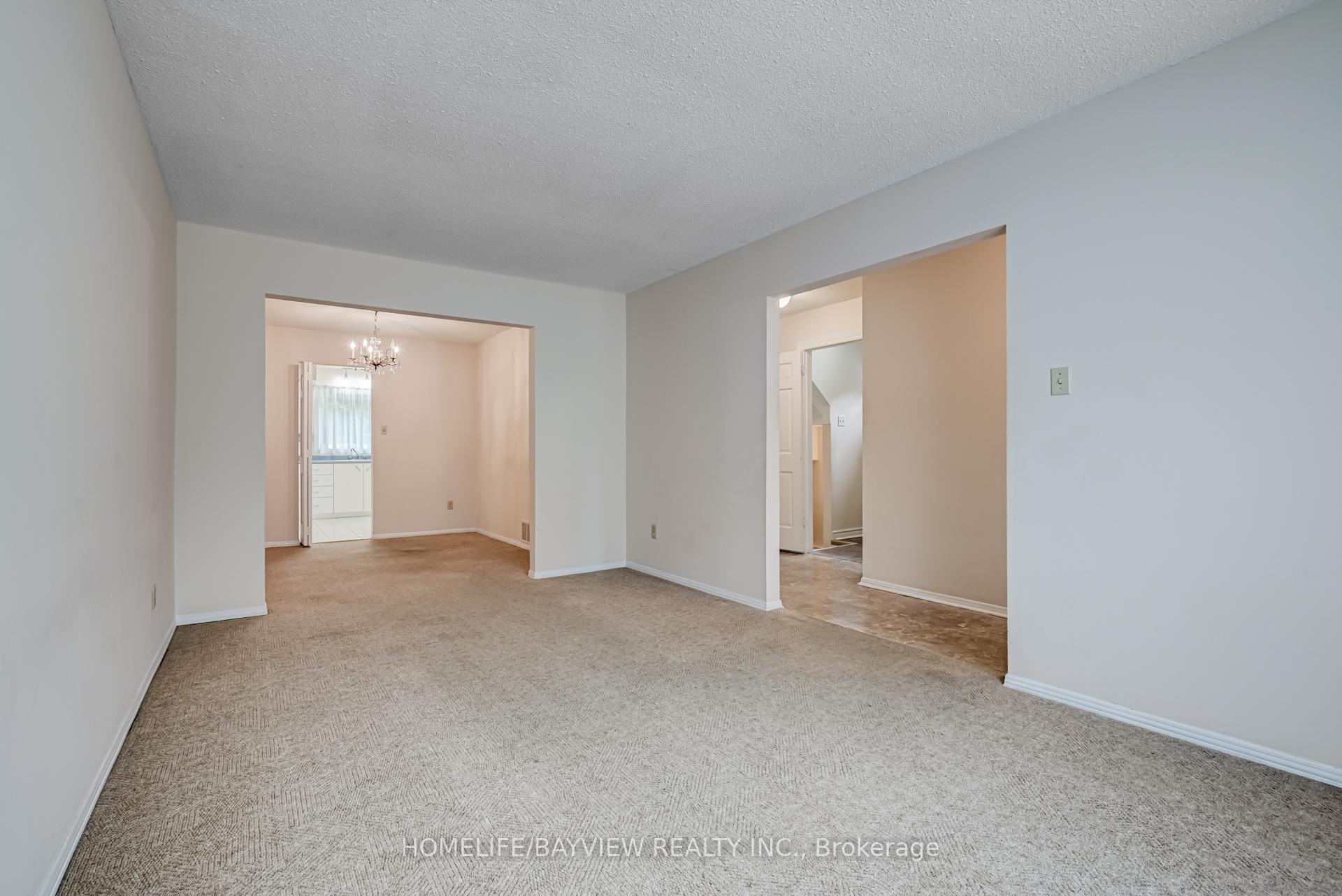 Photo 19 of 39 West Borough Street, Markham, Aileen-Willowbrook — HOMEH