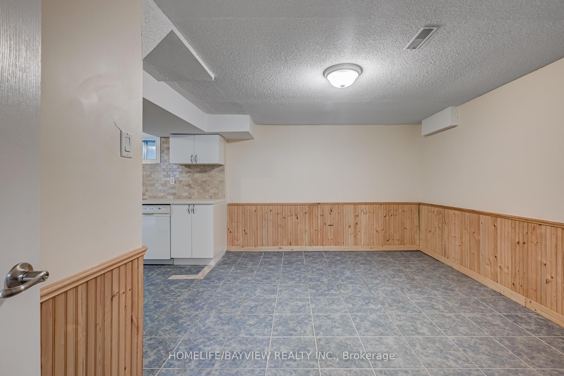Photo 32 of 39 West Borough Street, Markham, Aileen-Willowbrook — HOMEH