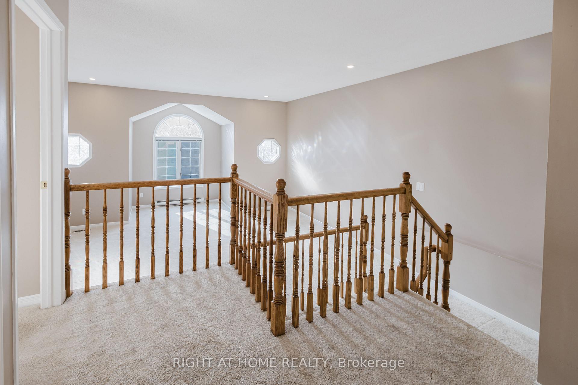 Photo 20 of 17 Windeyer Crescent E, Ottawa, Kanata - Kanata Lakes/Heritage Hills — HOMEH