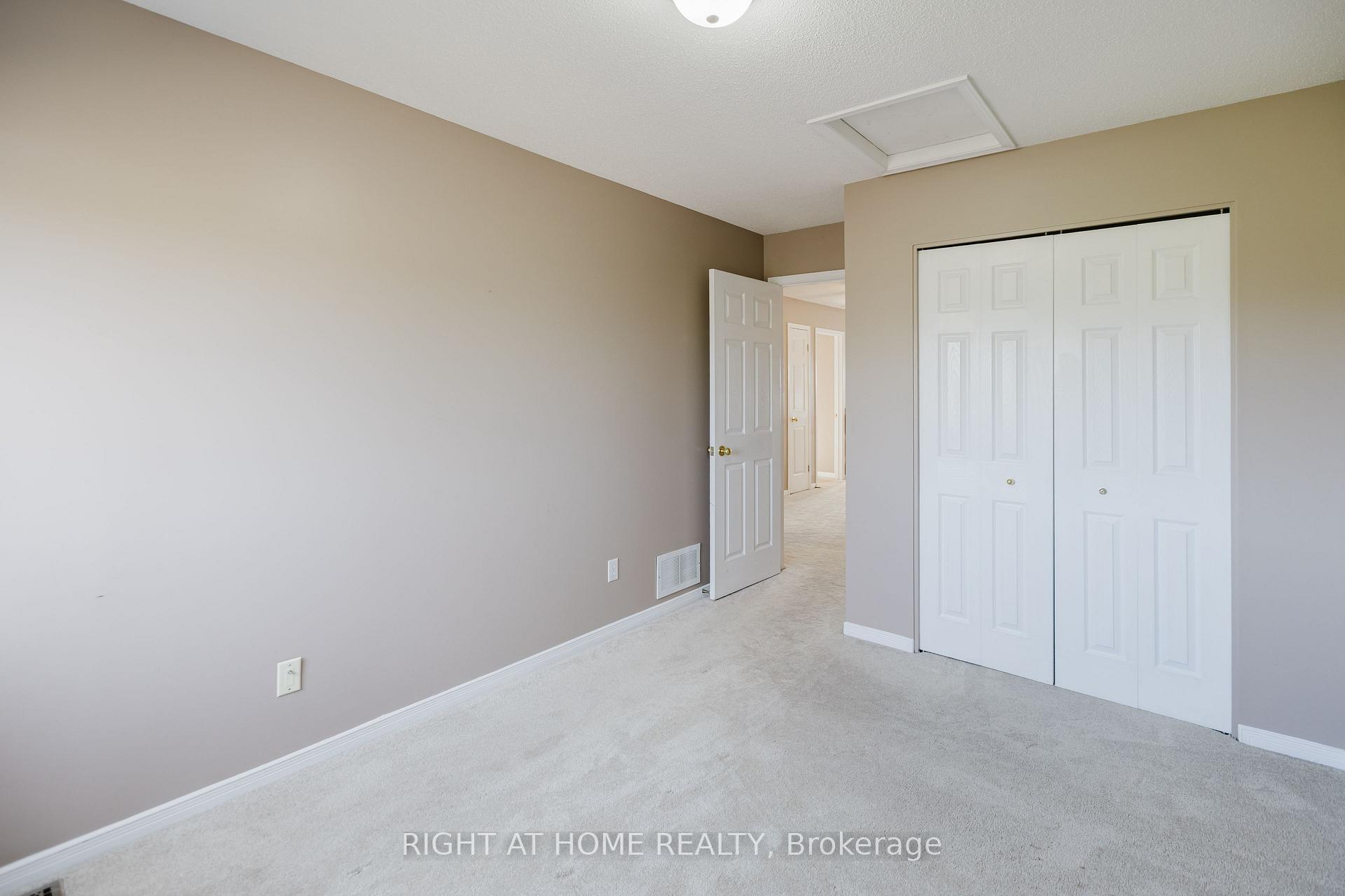 Photo 28 of 17 Windeyer Crescent E, Ottawa, Kanata - Kanata Lakes/Heritage Hills — HOMEH
