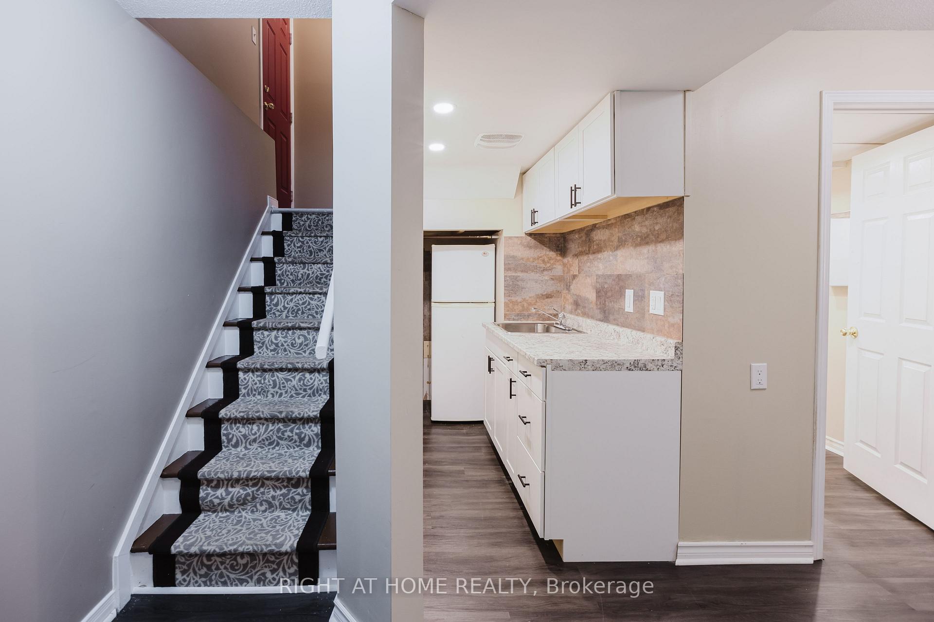 Photo 31 of 17 Windeyer Crescent E, Ottawa, Kanata - Kanata Lakes/Heritage Hills — HOMEH