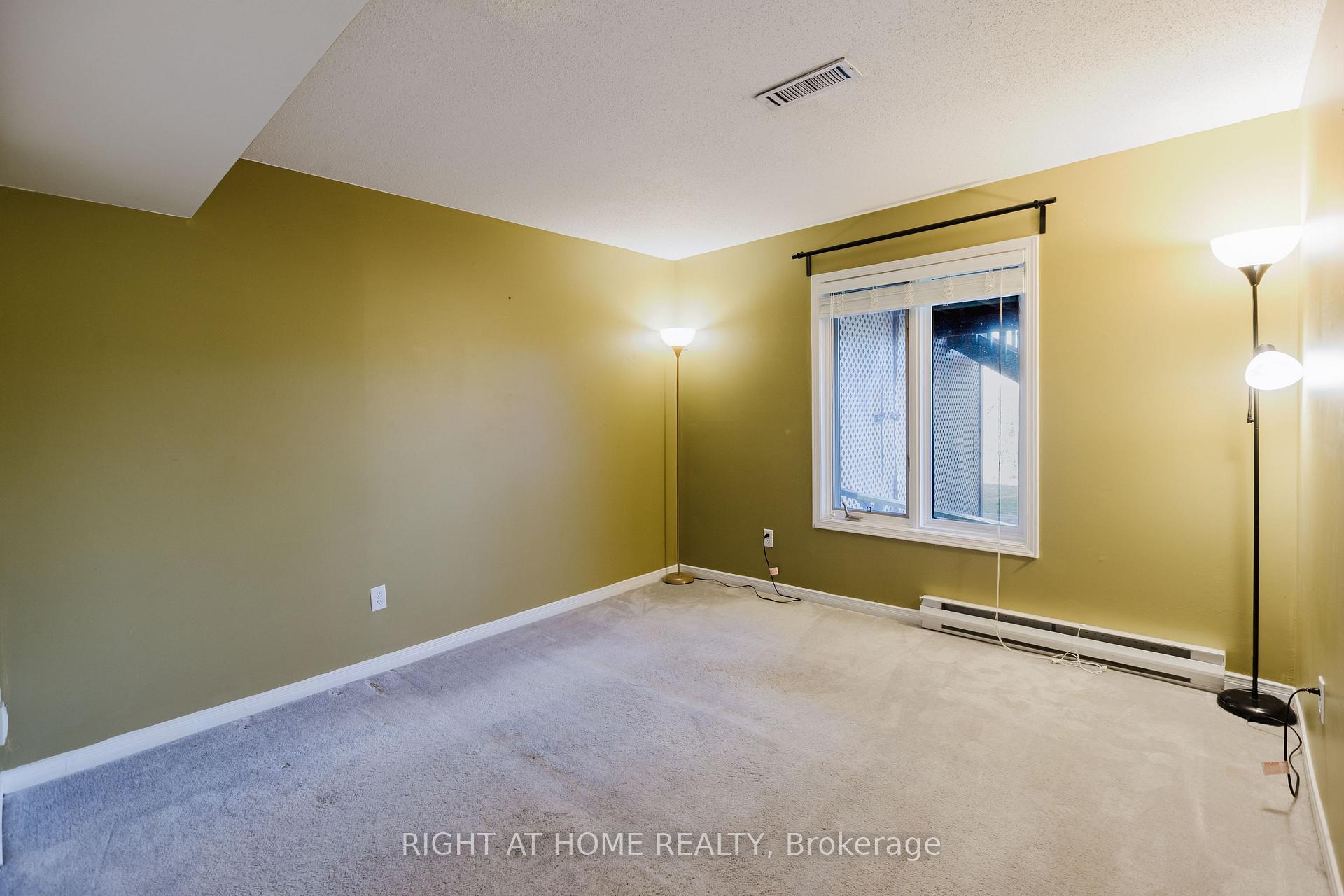 Photo 36 of 17 Windeyer Crescent E, Ottawa, Kanata - Kanata Lakes/Heritage Hills — HOMEH