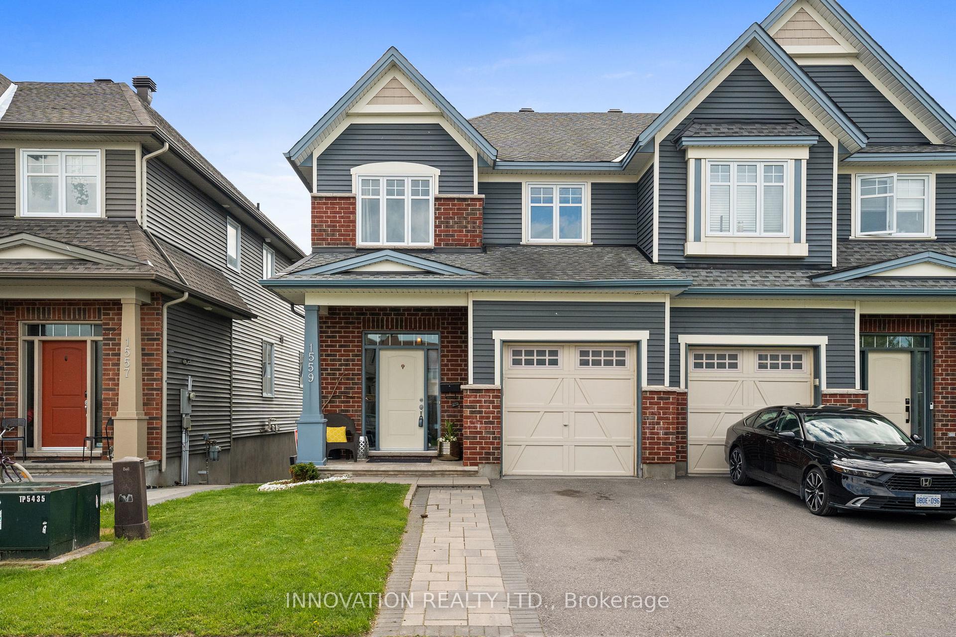 Front of 1559 Carronbridge Circle