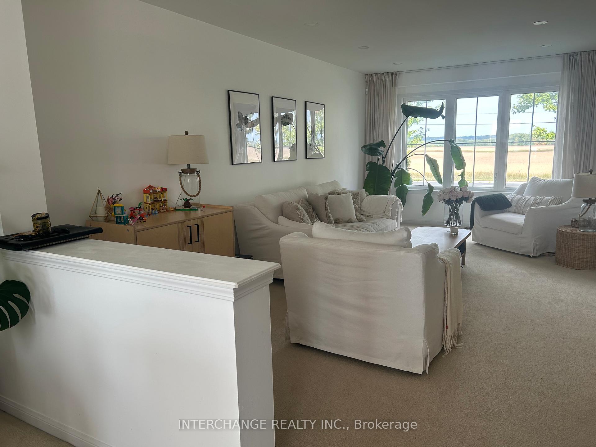 Photo 4 of 310 Gas Lamp Lane, Markham, Cornell — HOMEH