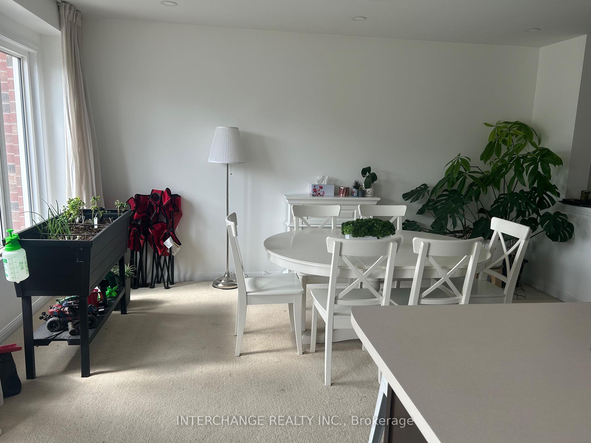 Photo 7 of 310 Gas Lamp Lane, Markham, Cornell — HOMEH