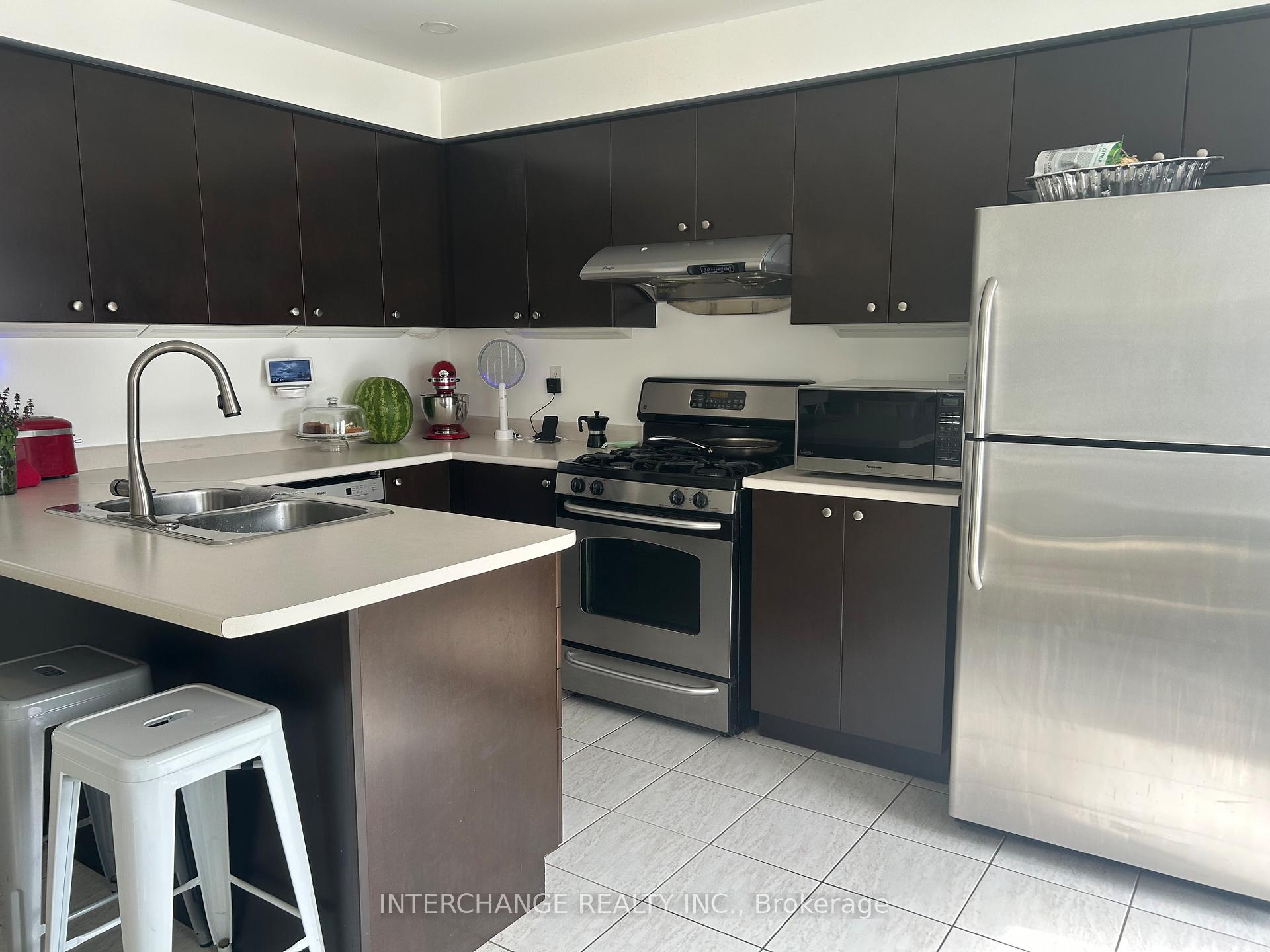 Photo 9 of 310 Gas Lamp Lane, Markham, Cornell — HOMEH