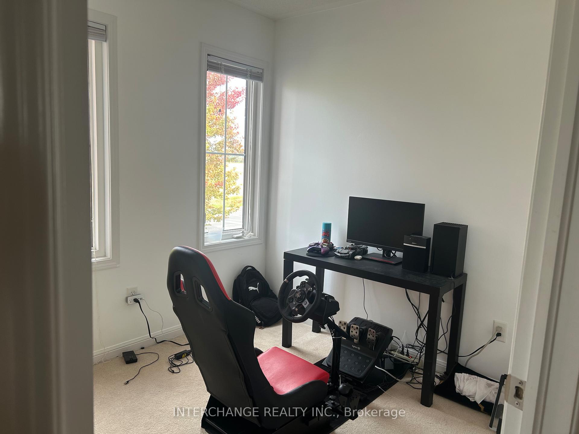Photo 11 of 310 Gas Lamp Lane, Markham, Cornell — HOMEH