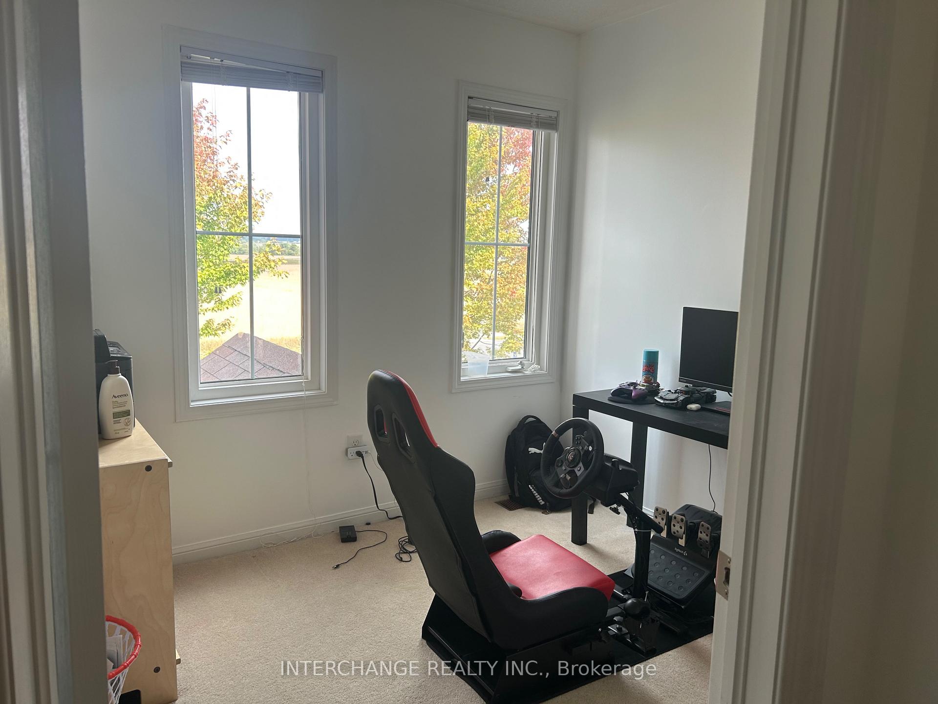 Photo 12 of 310 Gas Lamp Lane, Markham, Cornell — HOMEH