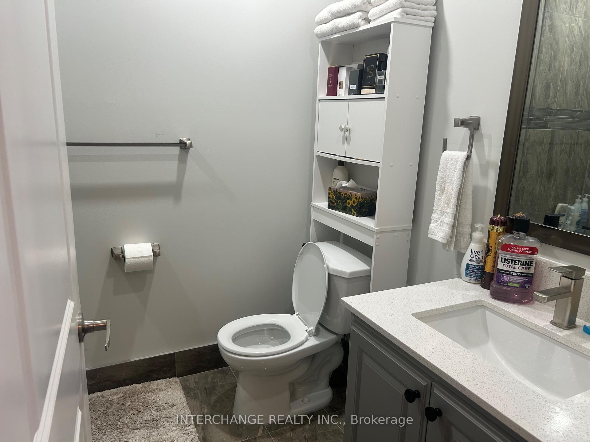 Photo 15 of 310 Gas Lamp Lane, Markham, Cornell — HOMEH