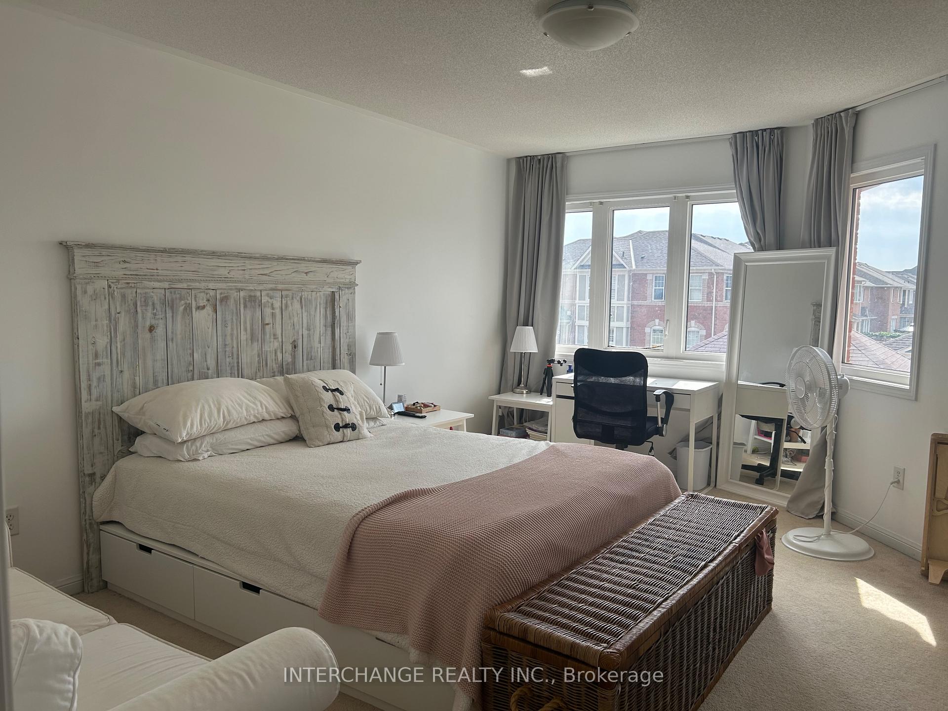 Photo 16 of 310 Gas Lamp Lane, Markham, Cornell — HOMEH