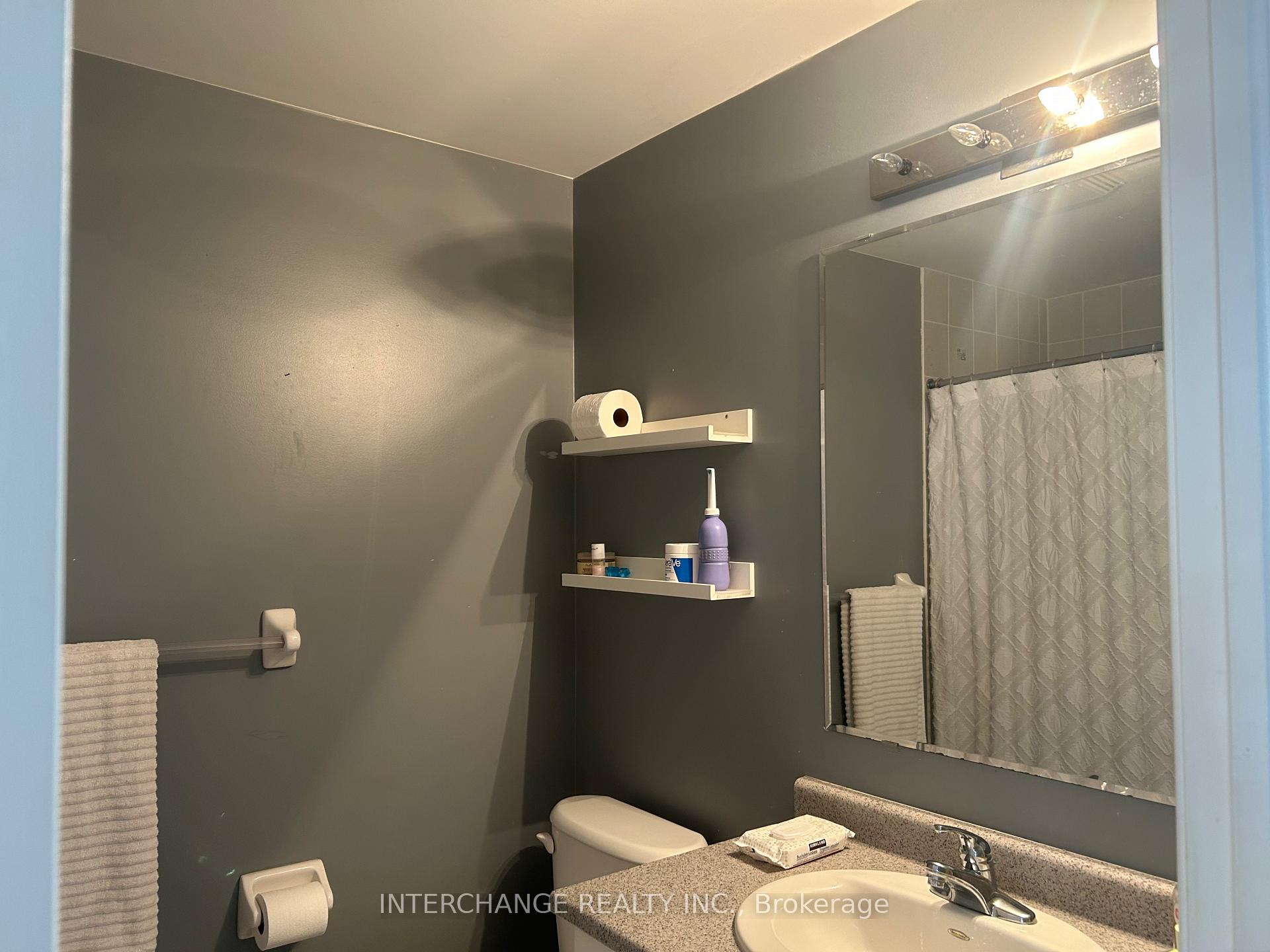 Photo 18 of 310 Gas Lamp Lane, Markham, Cornell — HOMEH