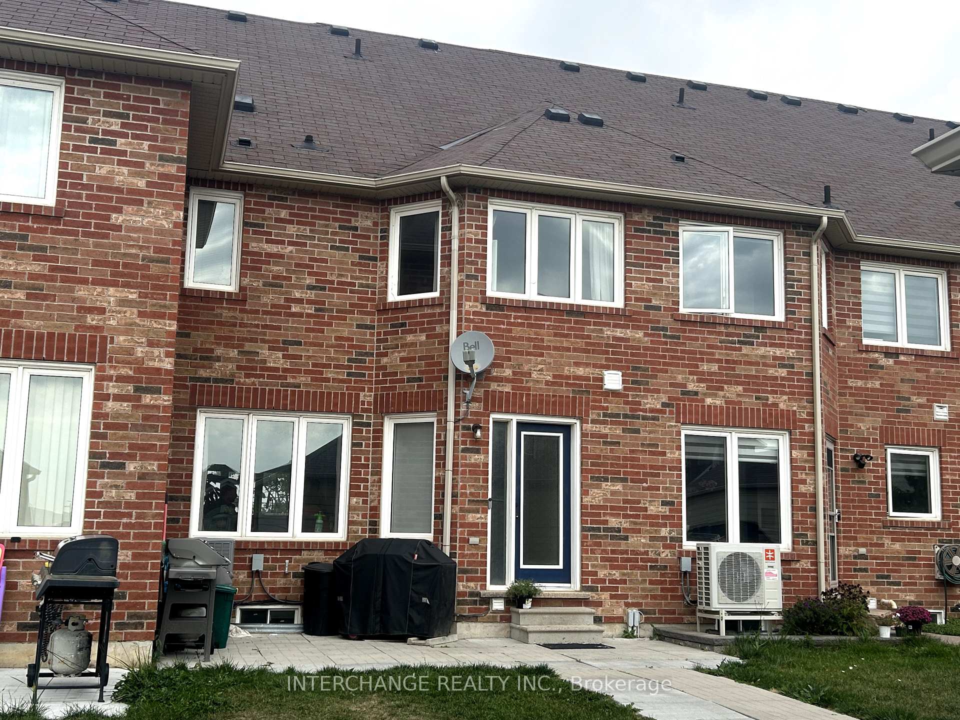 Photo 26 of 310 Gas Lamp Lane, Markham, Cornell — HOMEH