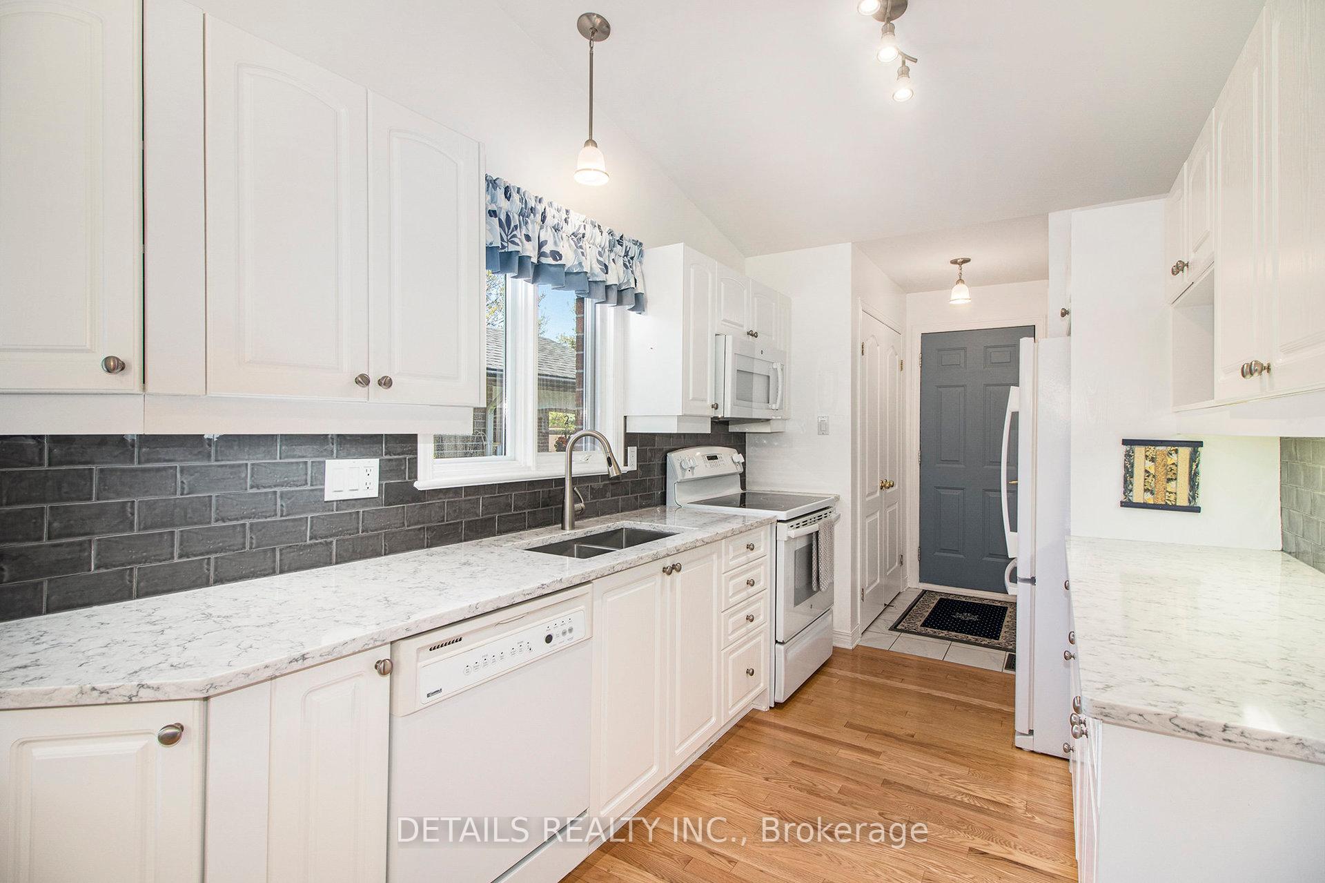 Photo 14 of 94 Waterthrush Crescent, Ottawa, Kanata - Bridlewood — HOMEH
