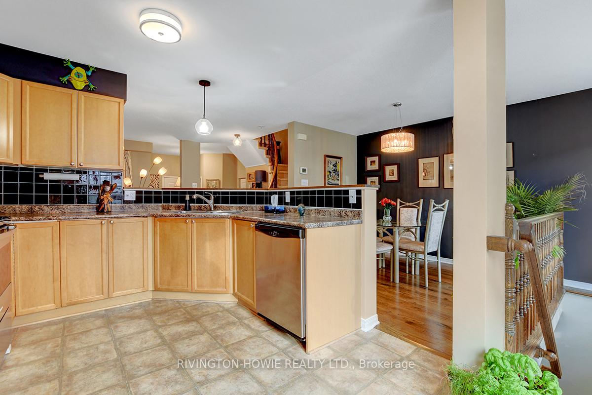 Photo 10 of 631 Aberfoyle Circle, Ottawa, Kanata - Morgan's Grant/South March — HOMEH