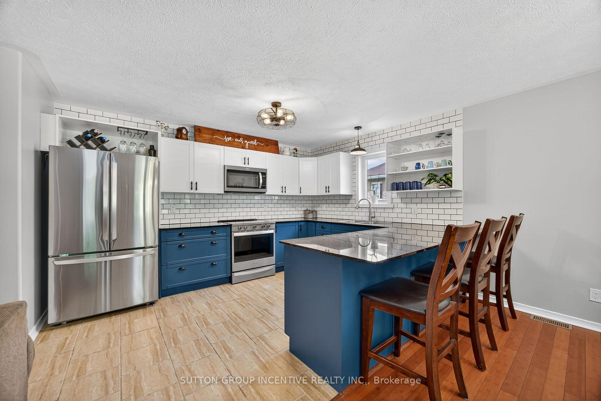 Photo 6 of 1084 Harbourview Drive, Midland — HOMEH