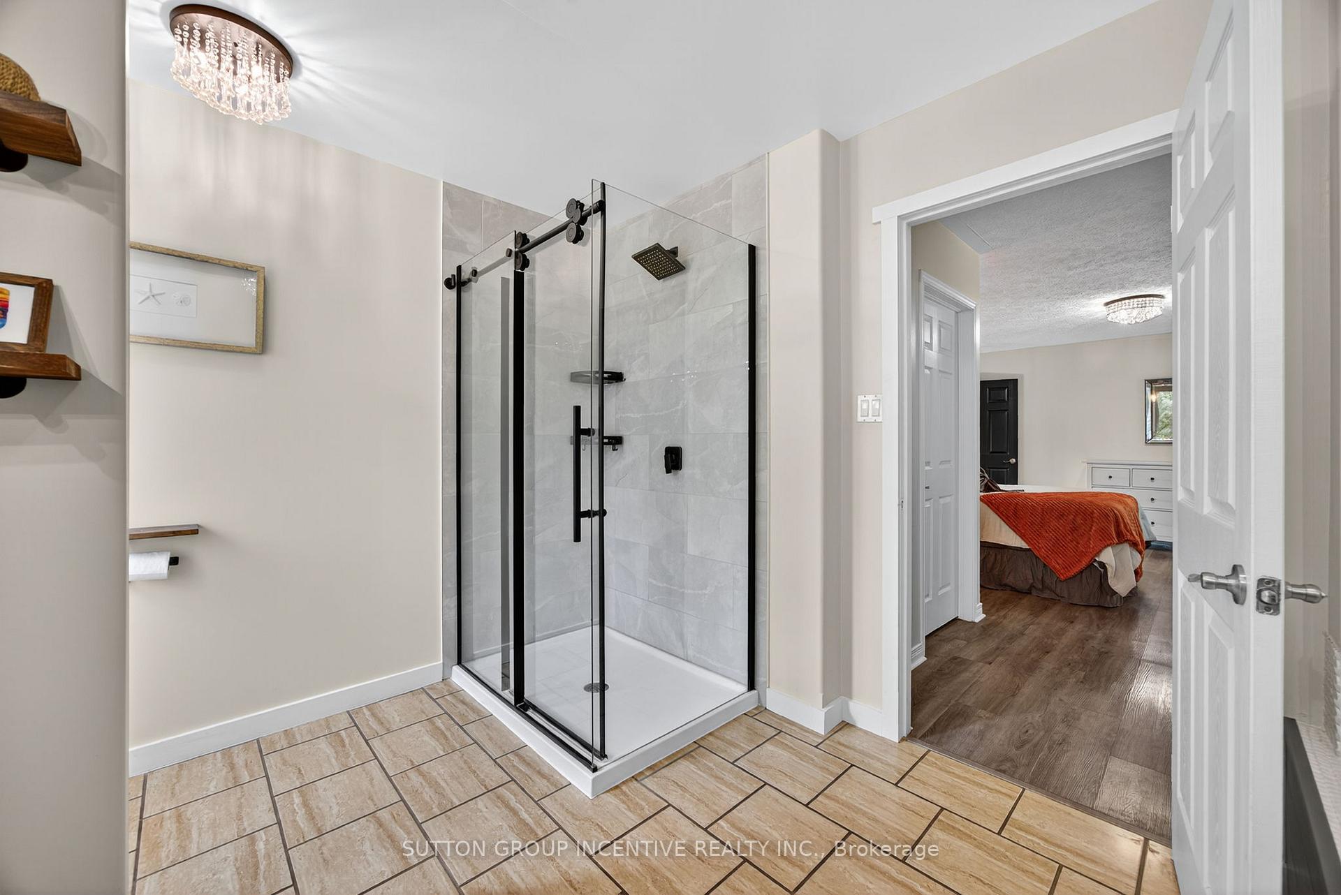 Photo 14 of 1084 Harbourview Drive, Midland — HOMEH