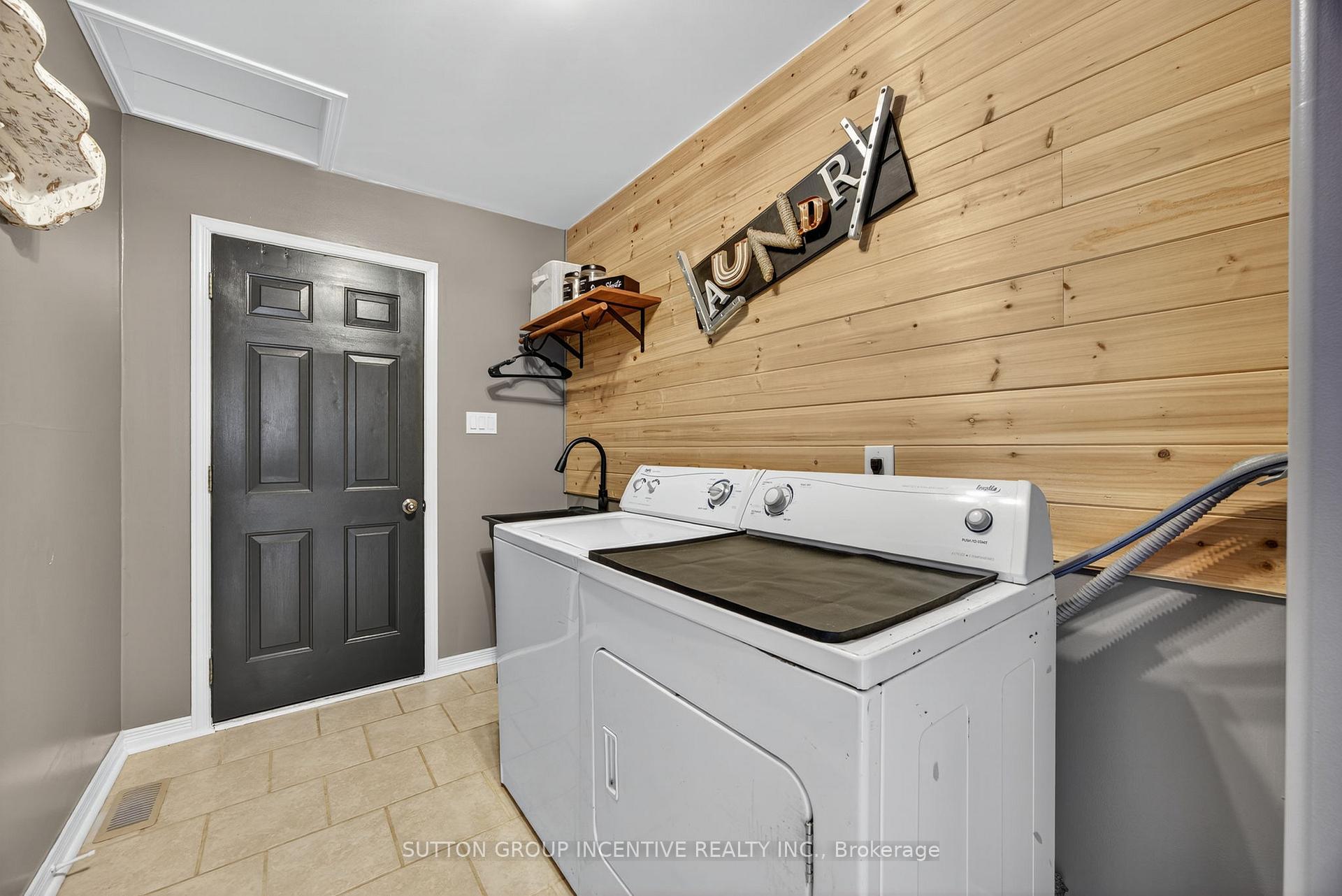 Photo 19 of 1084 Harbourview Drive, Midland — HOMEH