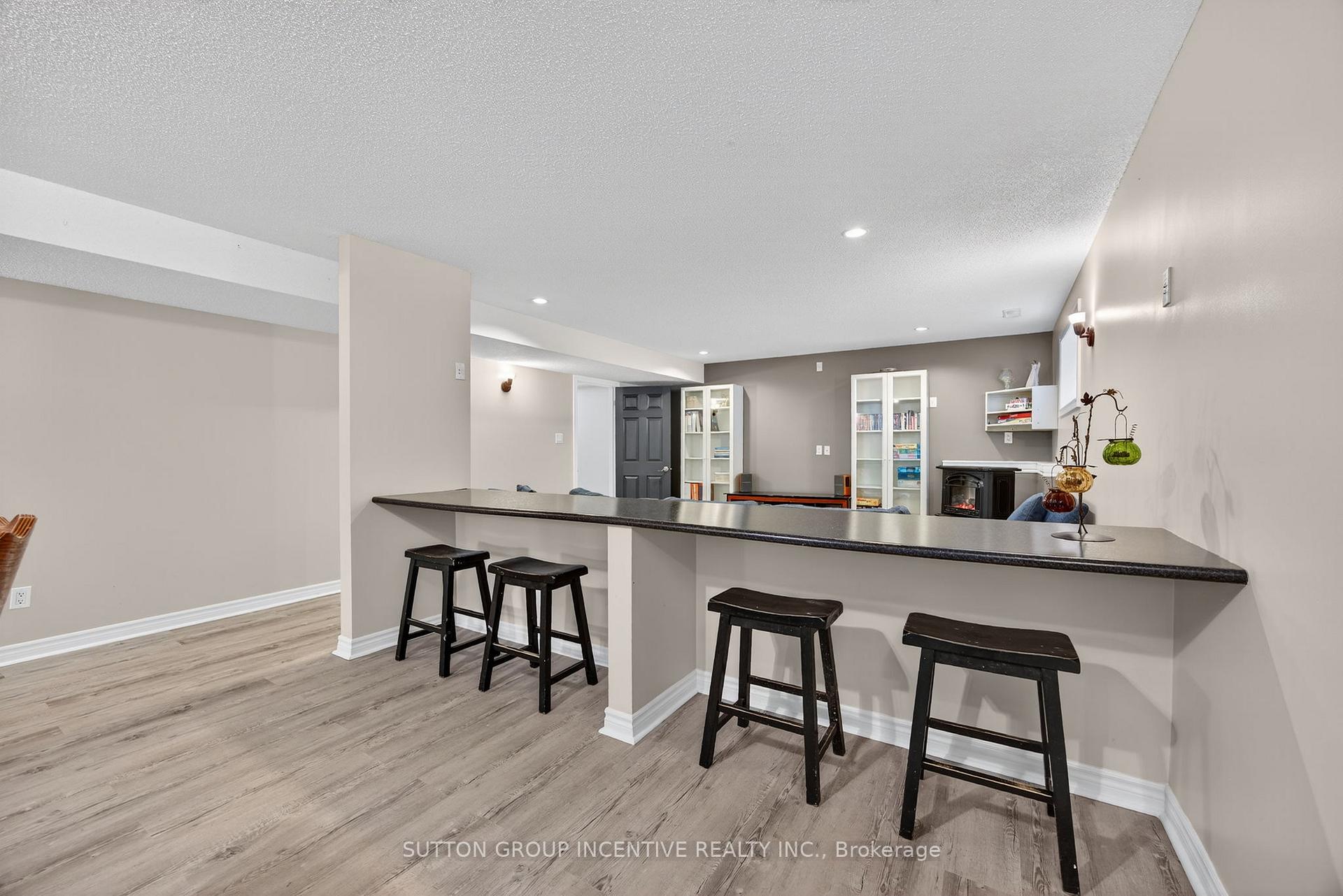 Photo 25 of 1084 Harbourview Drive, Midland — HOMEH