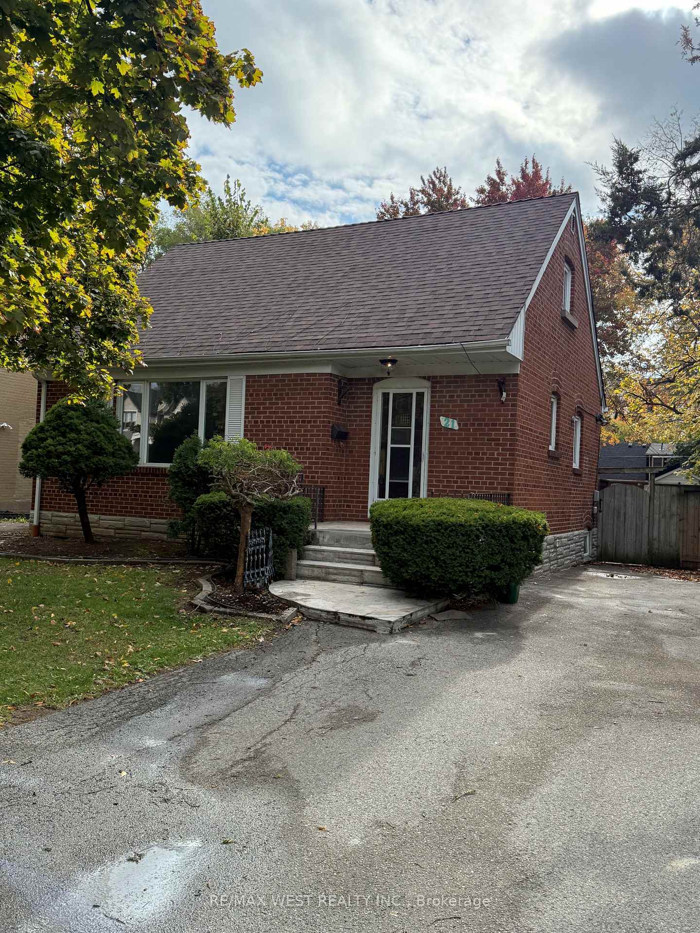 Photo 1 of 21 Woodward Avenue, Markham, Grandview — HOMEH