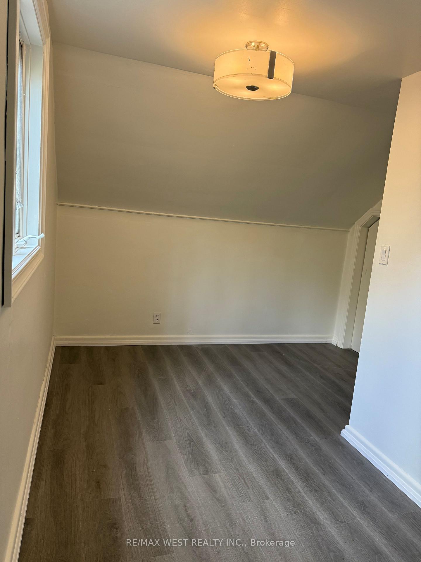 Photo 8 of 21 Woodward Avenue, Markham, Grandview — HOMEH