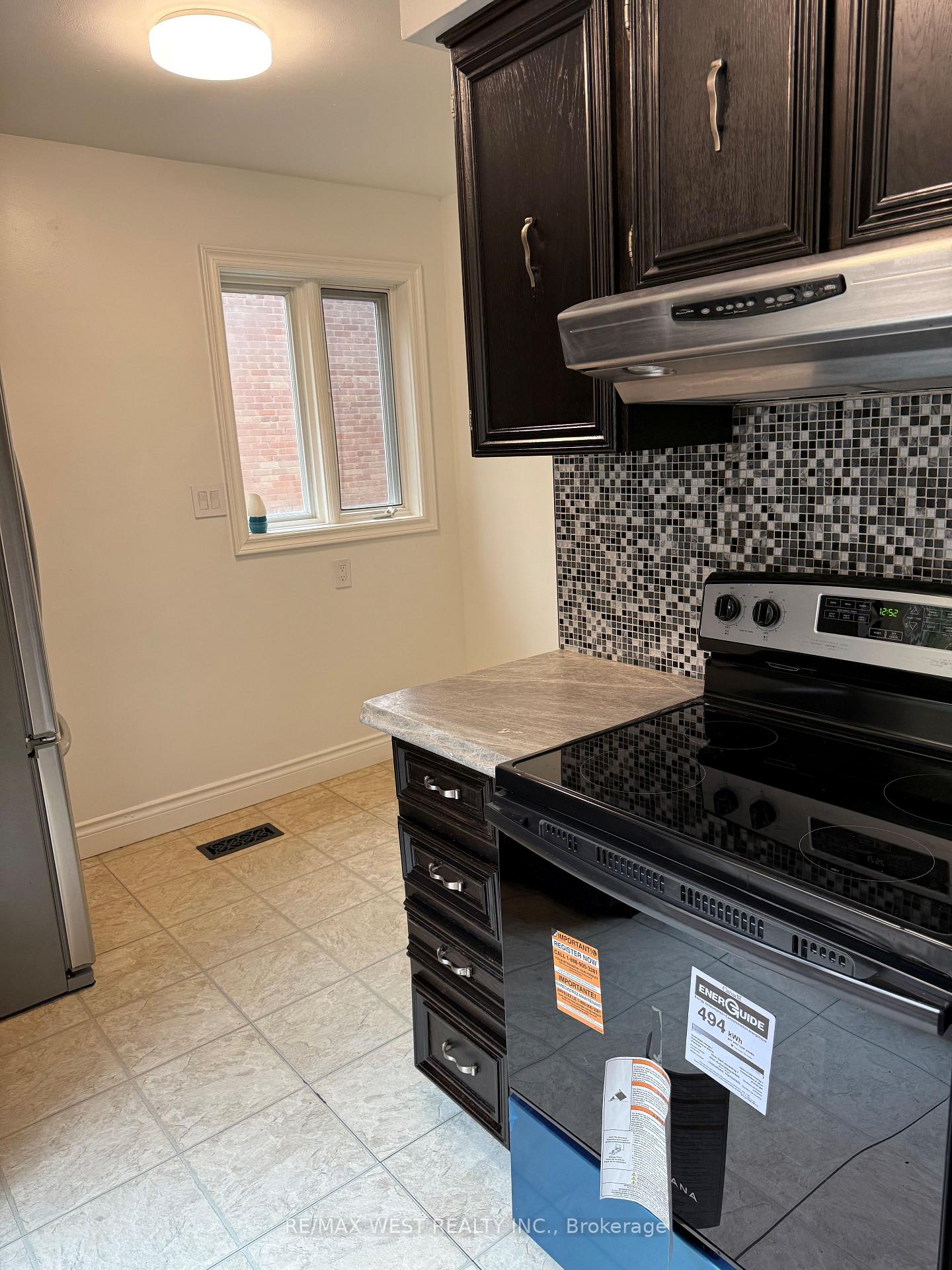 Photo 13 of 21 Woodward Avenue, Markham, Grandview — HOMEH