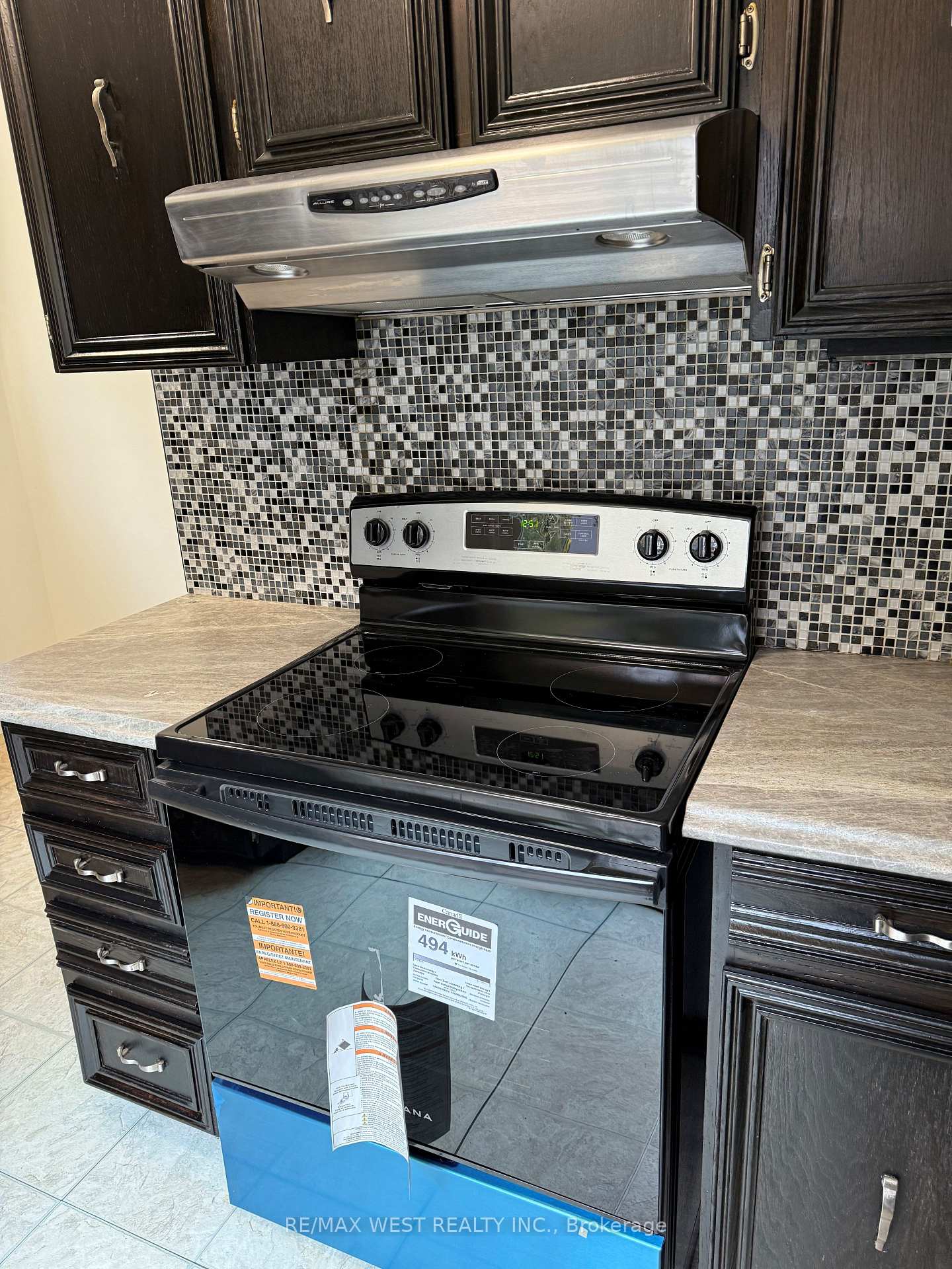 Photo 15 of 21 Woodward Avenue, Markham, Grandview — HOMEH