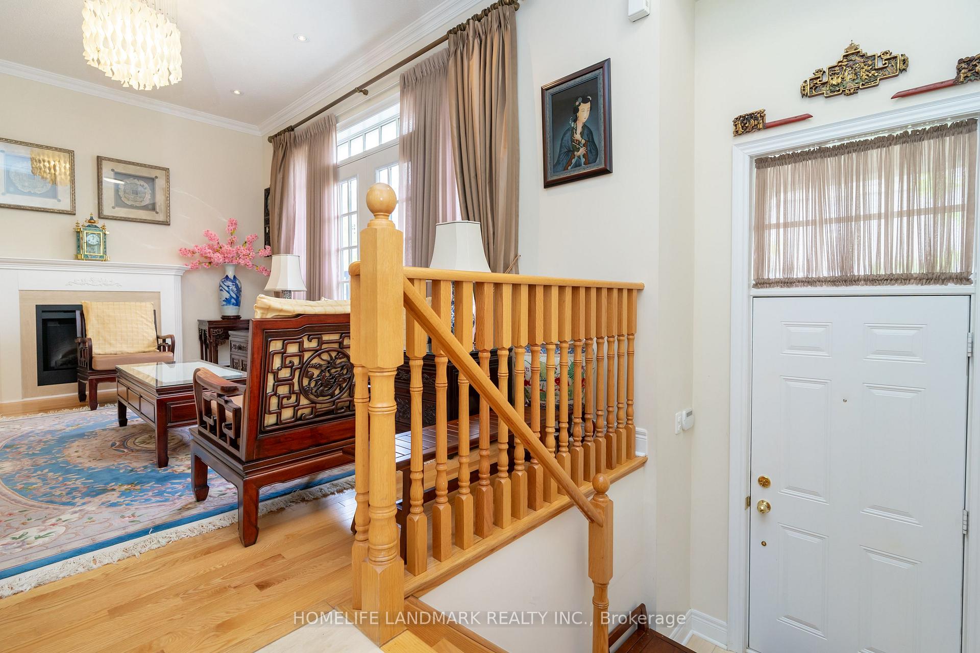 Photo 3 of 9 Mackenzie's Stand Avenue, Markham, Unionville — HOMEH