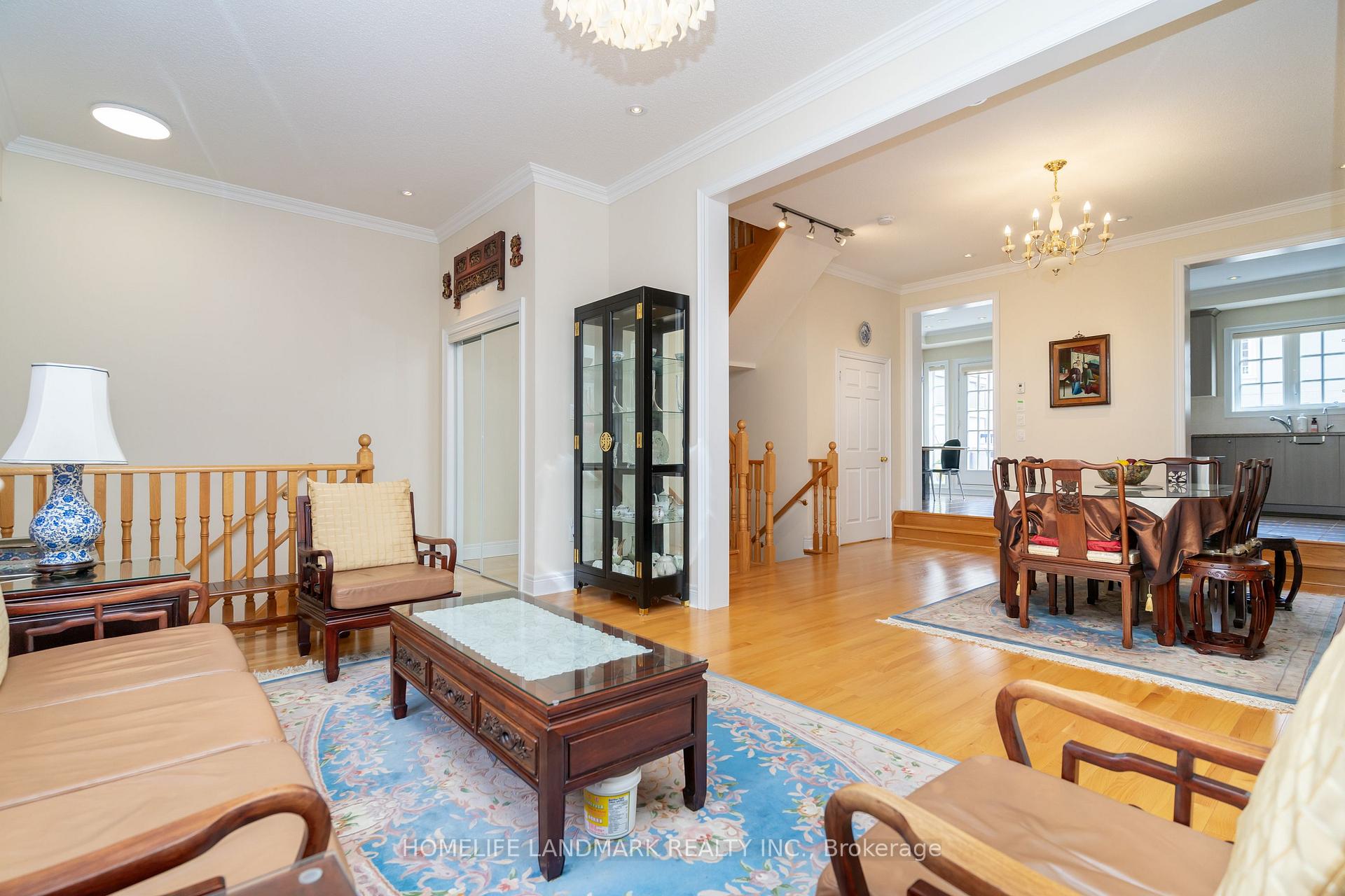 Photo 5 of 9 Mackenzie's Stand Avenue, Markham, Unionville — HOMEH